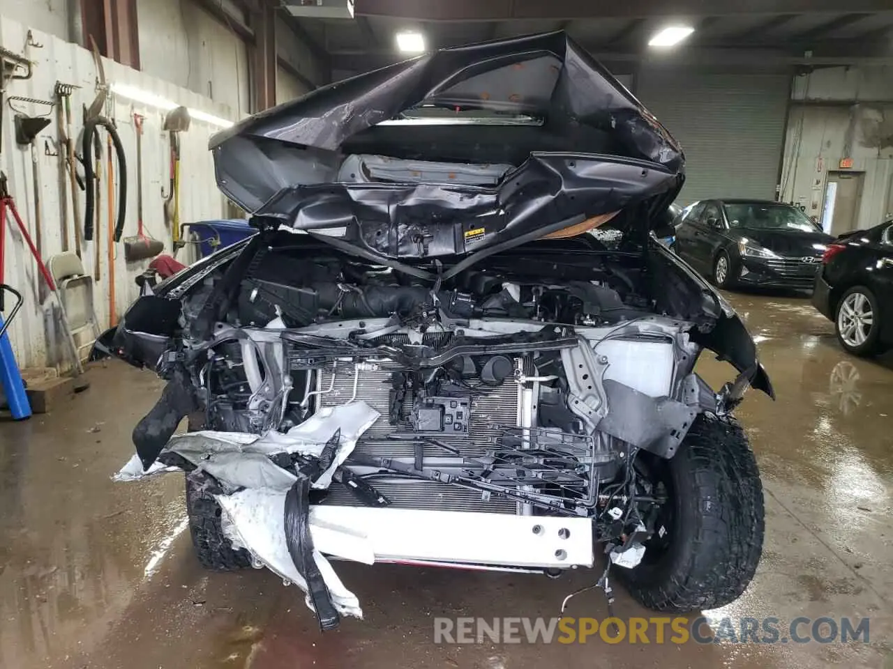 5 Photograph of a damaged car JTELU5JR8N6080837 TOYOTA 4RUNNER 2022