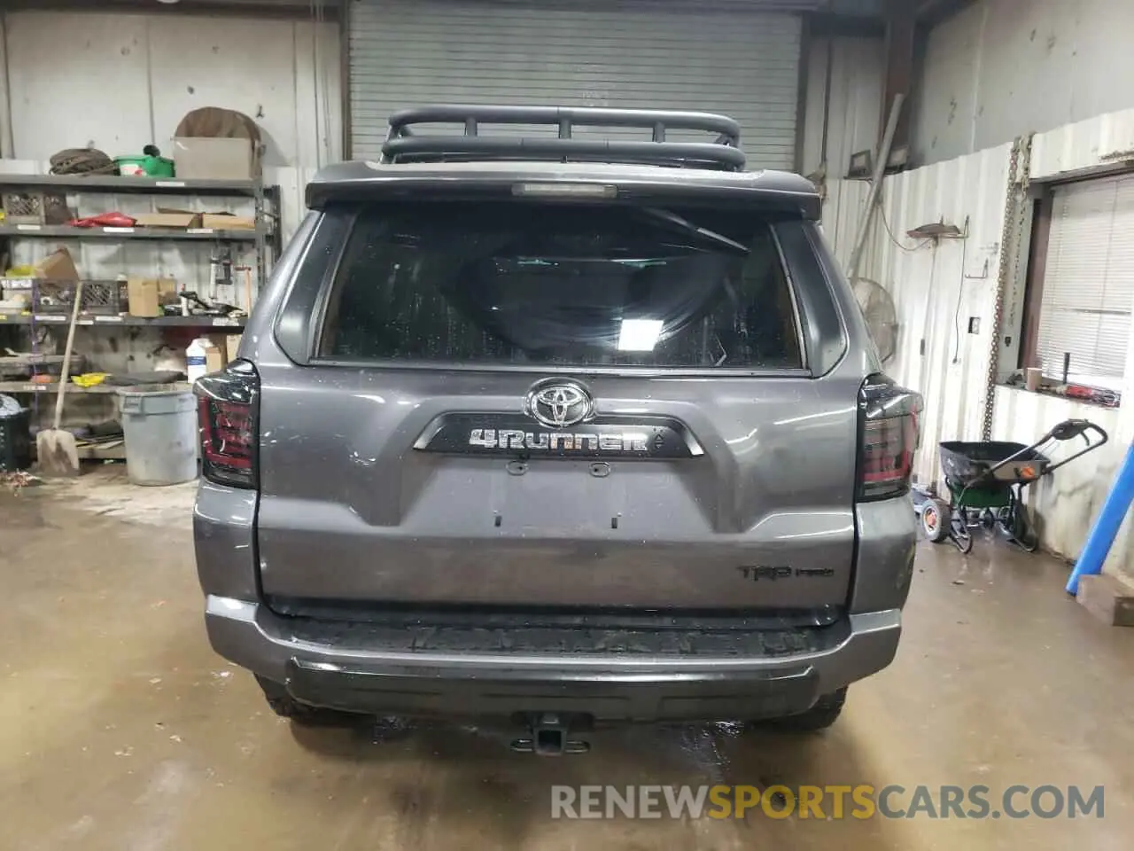 6 Photograph of a damaged car JTELU5JR8N6080837 TOYOTA 4RUNNER 2022