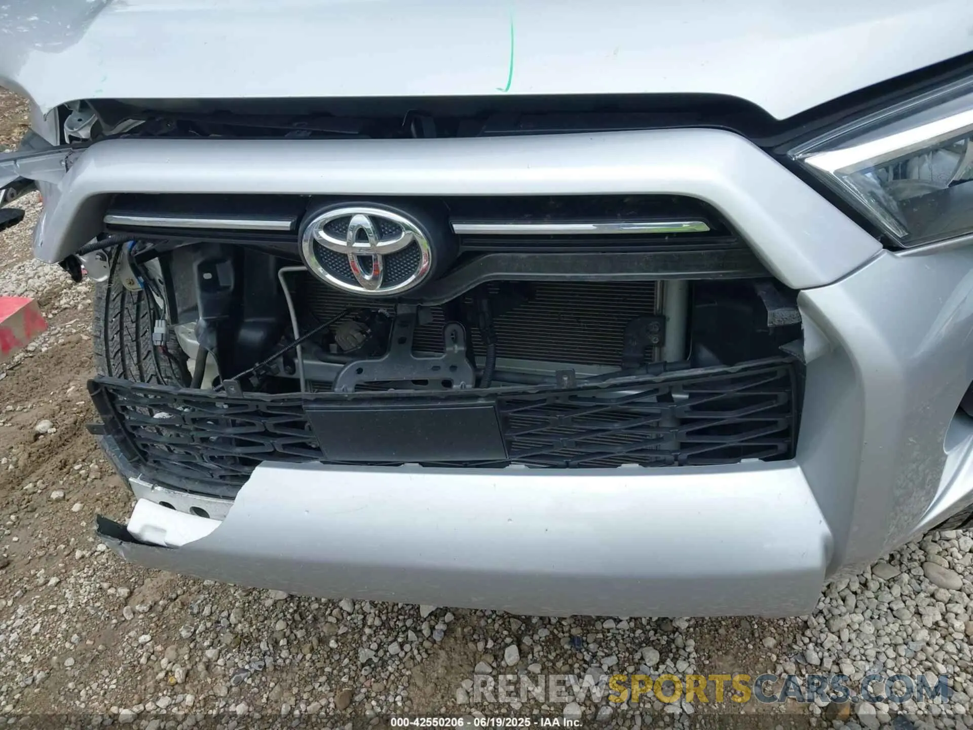 6 Photograph of a damaged car JTEMU5JR0N6000953 TOYOTA 4RUNNER 2022