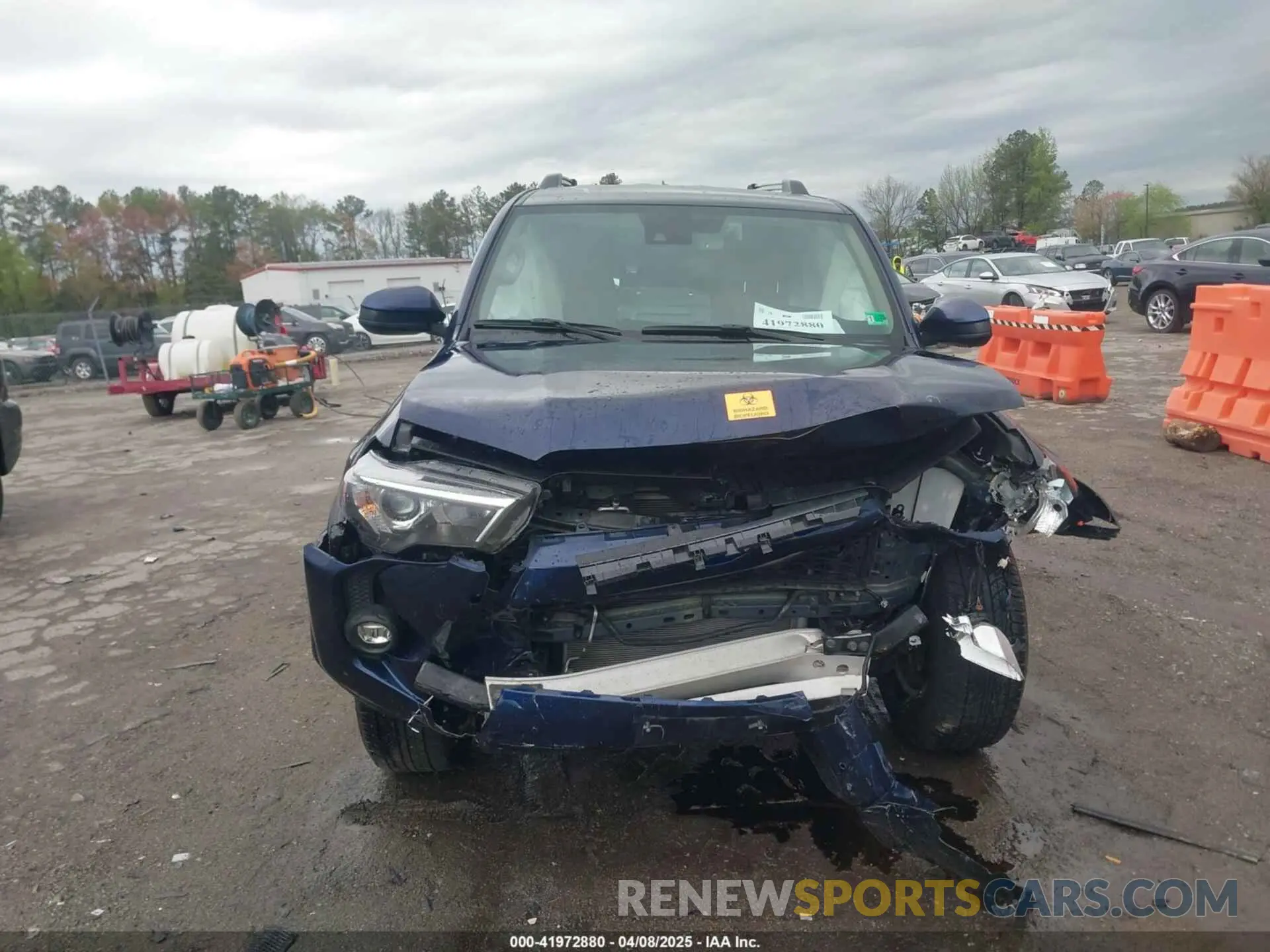 12 Photograph of a damaged car JTEMU5JR0N6028851 TOYOTA 4RUNNER 2022