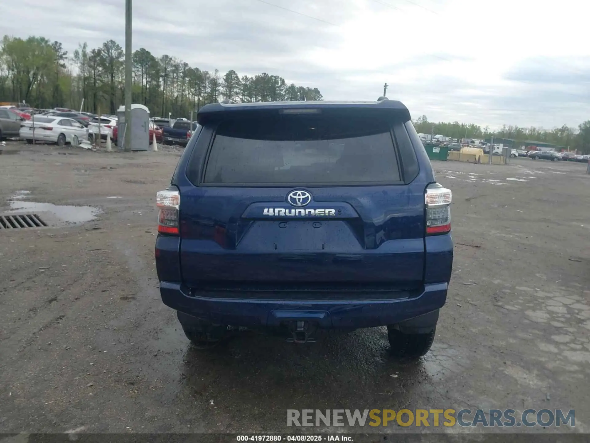 16 Photograph of a damaged car JTEMU5JR0N6028851 TOYOTA 4RUNNER 2022