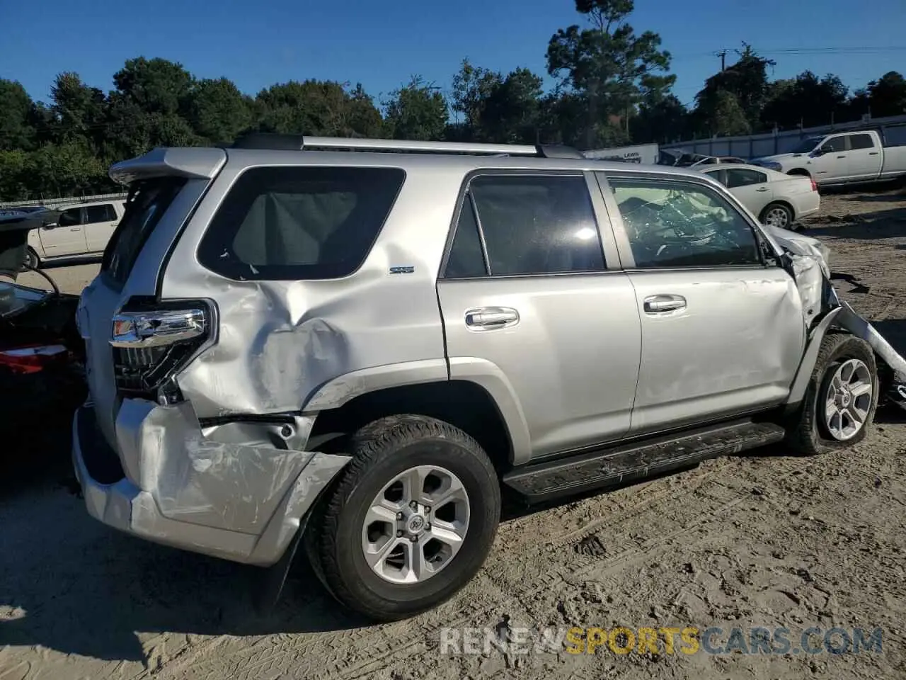 3 Photograph of a damaged car JTEMU5JR0N6063230 TOYOTA 4RUNNER 2022