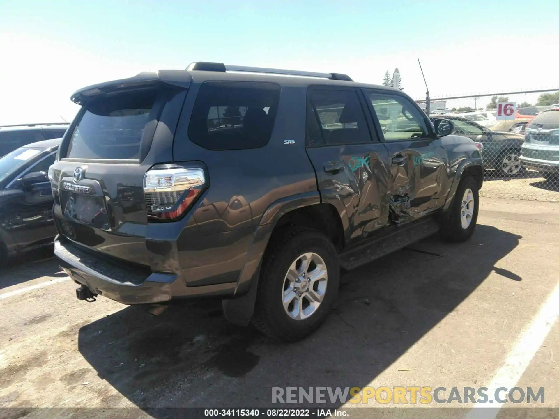 4 Photograph of a damaged car JTEMU5JR1N6001531 TOYOTA 4RUNNER 2022