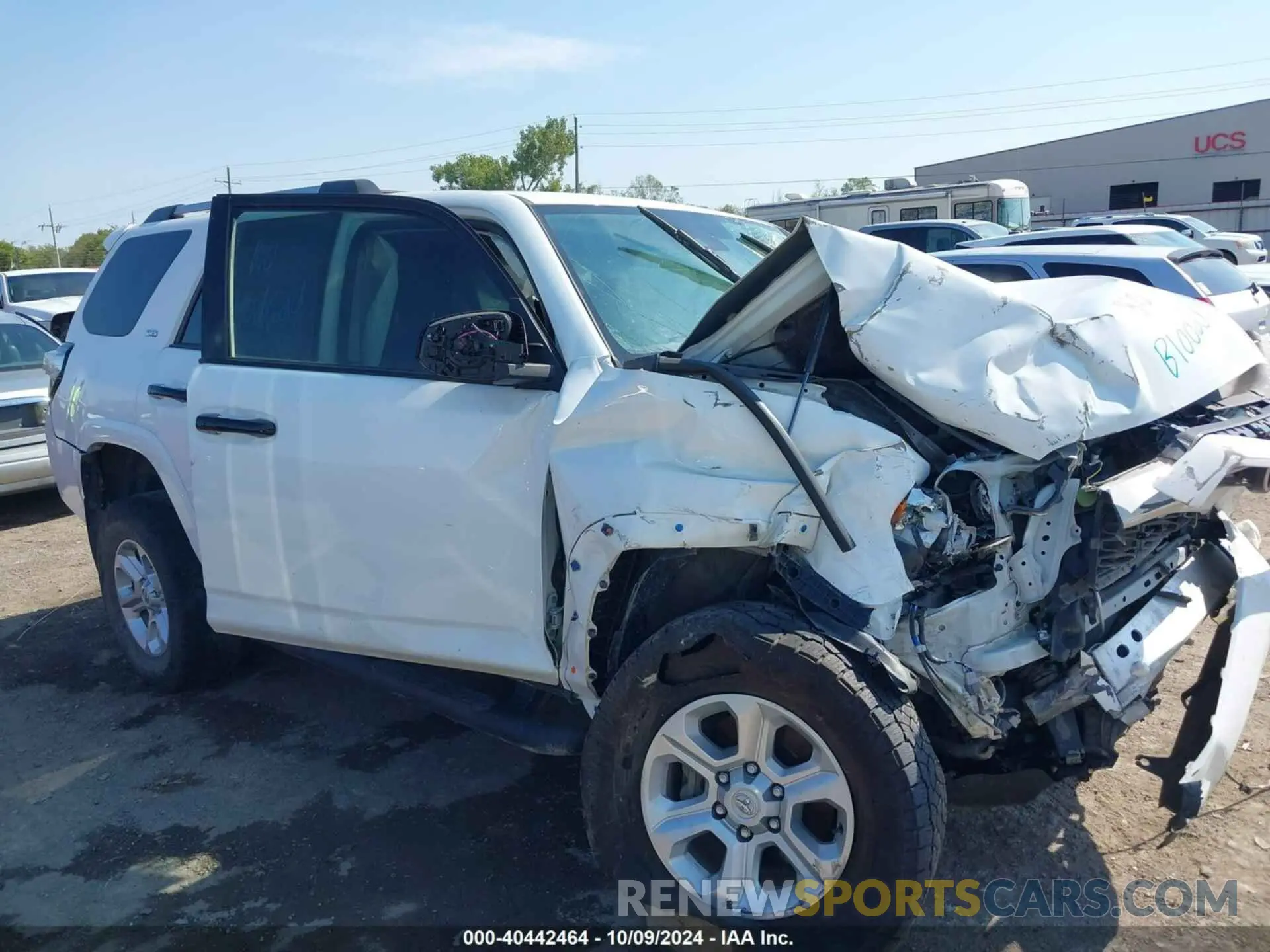 1 Photograph of a damaged car JTEMU5JR2N5981616 TOYOTA 4RUNNER 2022