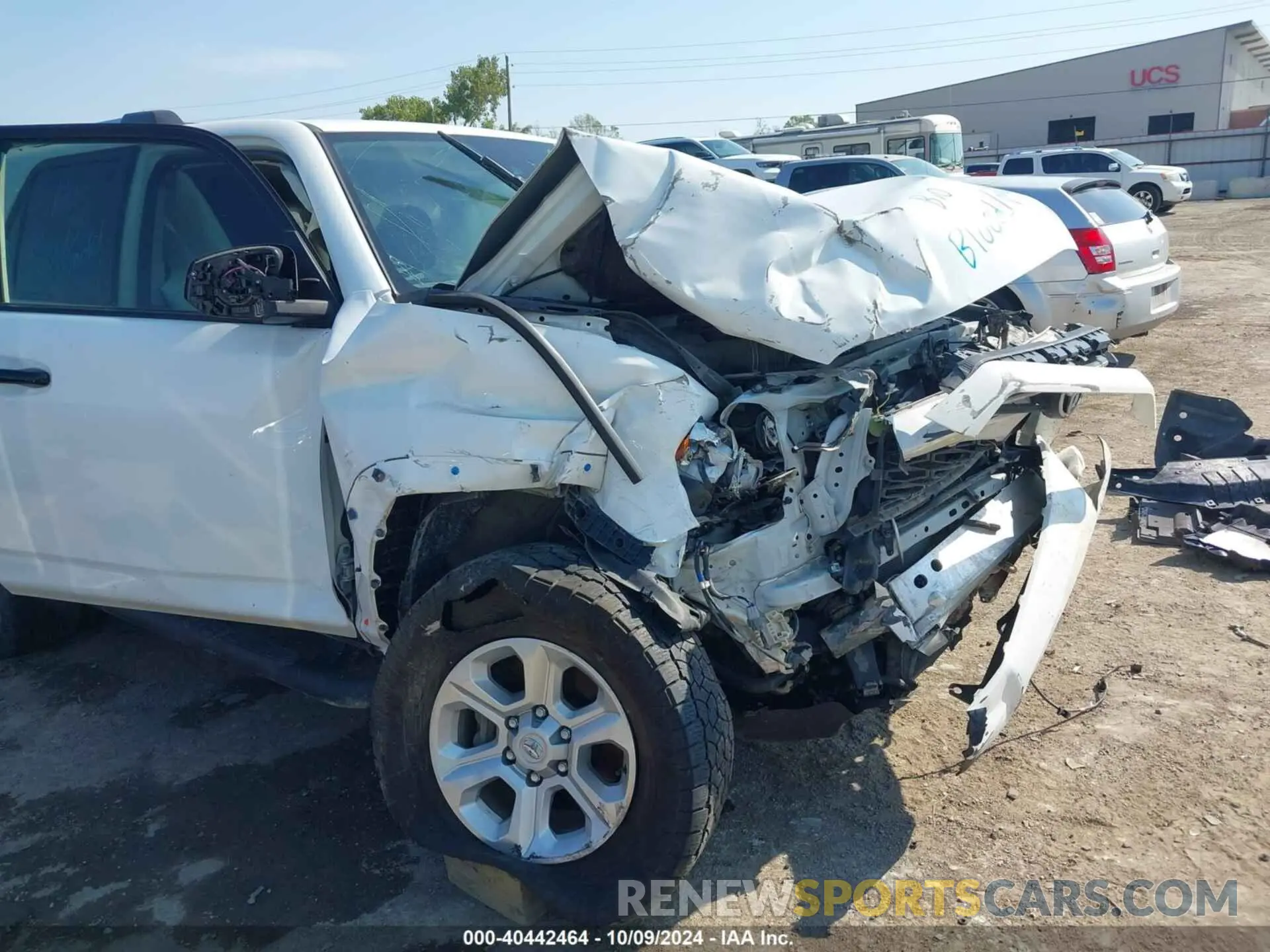 6 Photograph of a damaged car JTEMU5JR2N5981616 TOYOTA 4RUNNER 2022