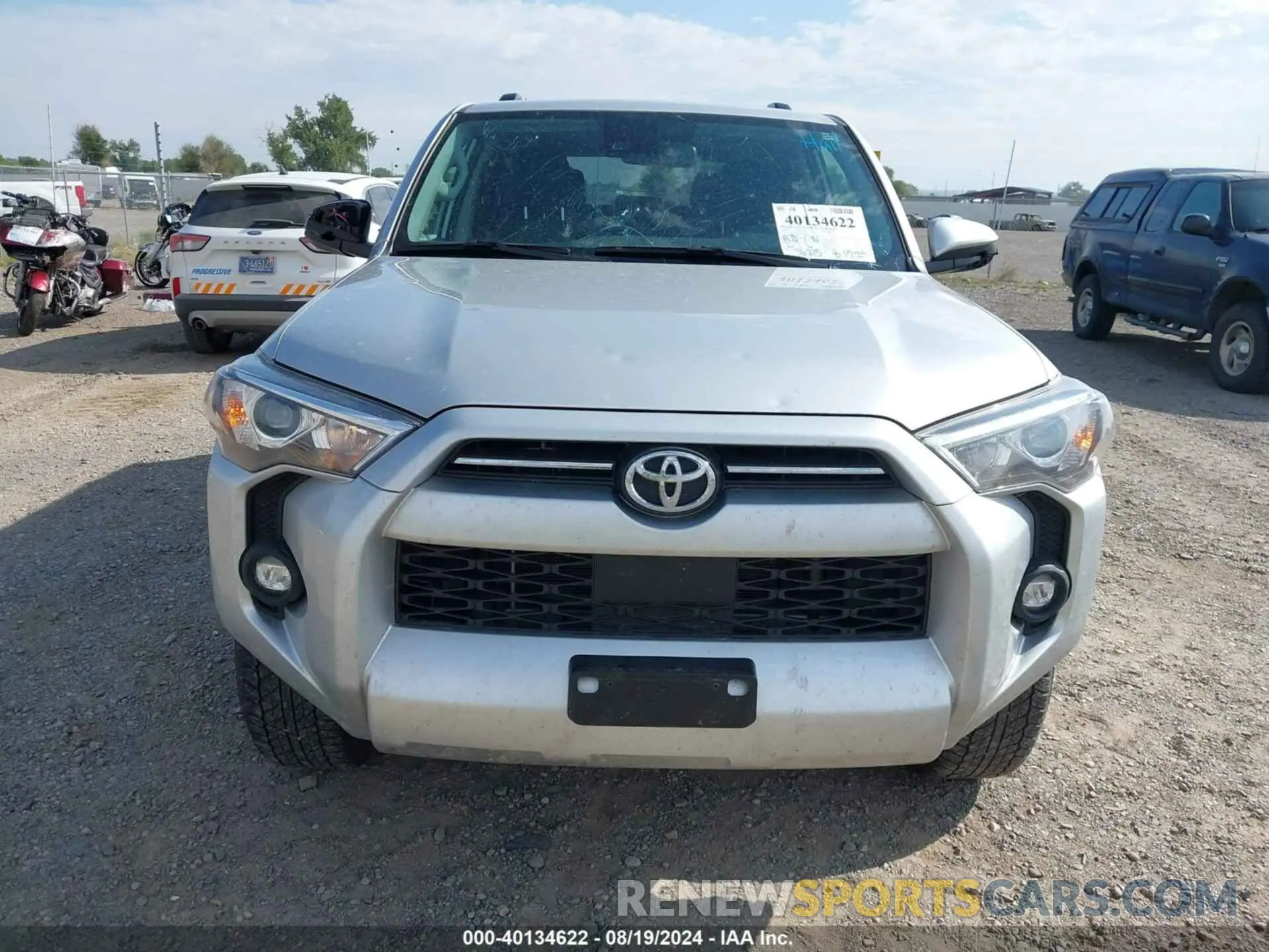 12 Photograph of a damaged car JTEMU5JR2N6029984 TOYOTA 4RUNNER 2022