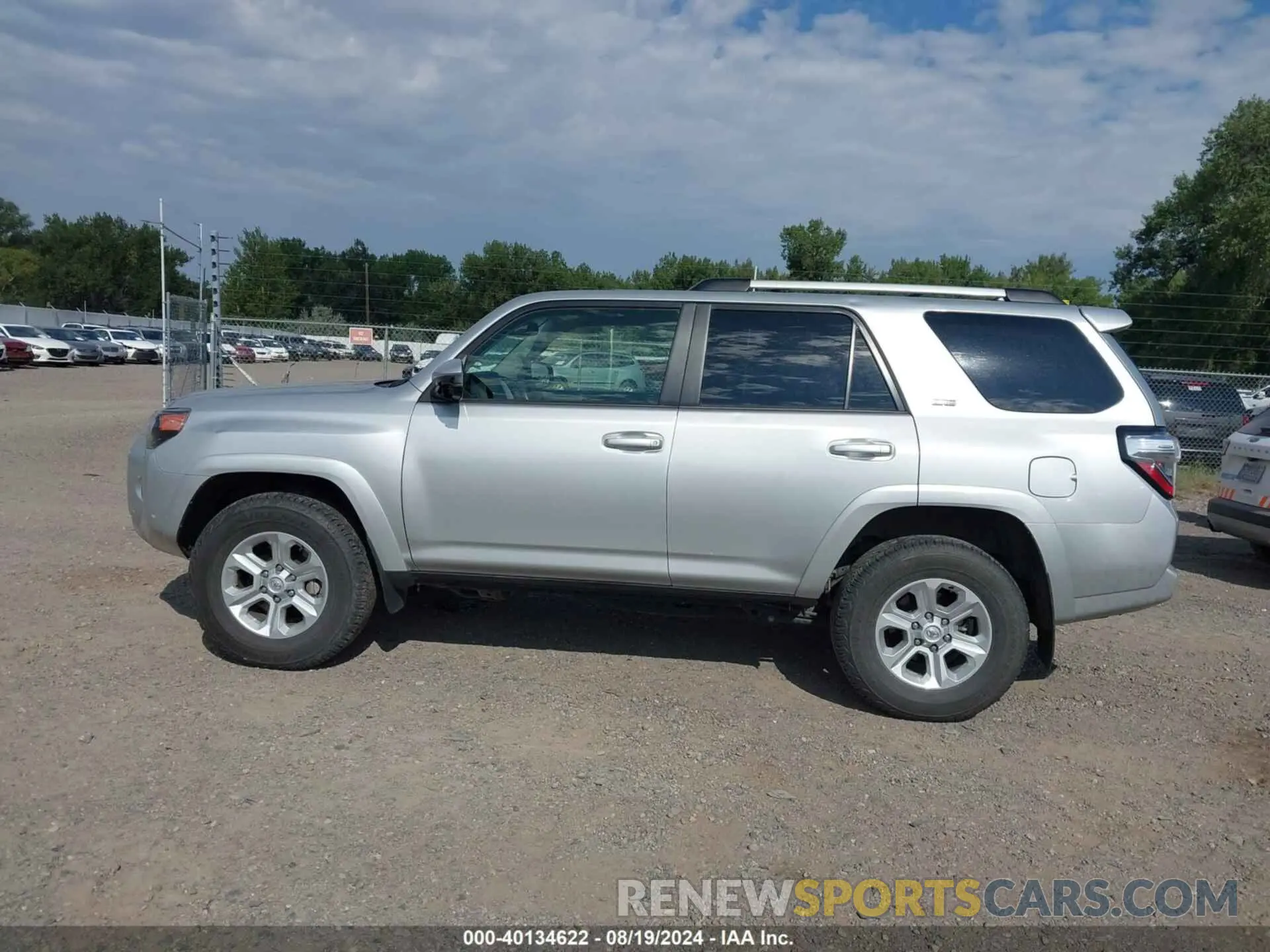 14 Photograph of a damaged car JTEMU5JR2N6029984 TOYOTA 4RUNNER 2022