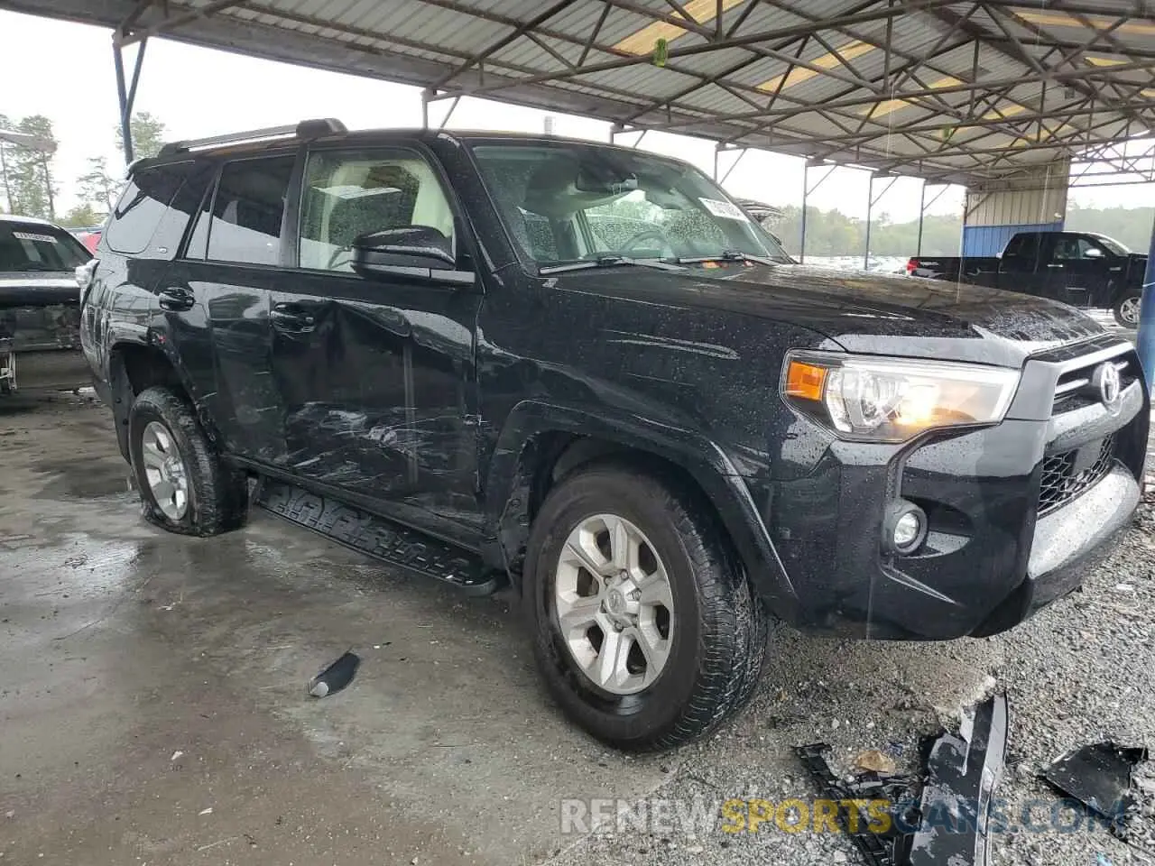4 Photograph of a damaged car JTEMU5JR2N6063228 TOYOTA 4RUNNER 2022