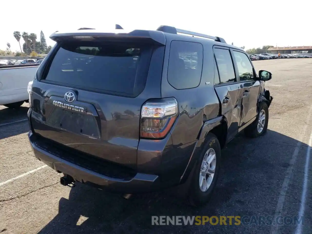 4 Photograph of a damaged car JTEMU5JR4N5994318 TOYOTA 4RUNNER 2022