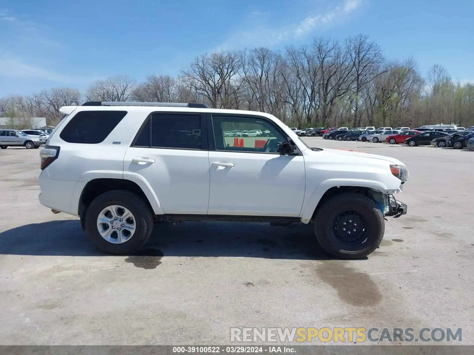 14 Photograph of a damaged car JTEMU5JR4N6061626 TOYOTA 4RUNNER 2022