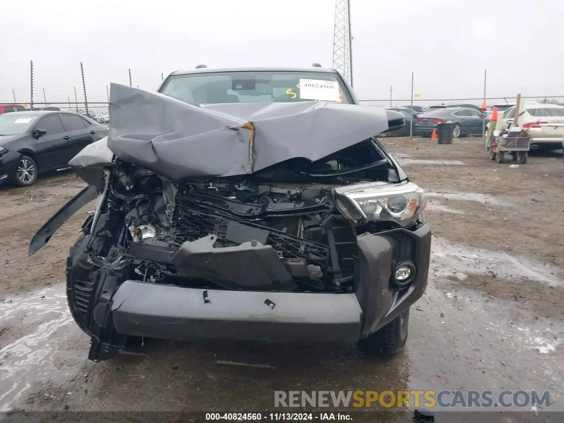 11 Photograph of a damaged car JTEMU5JR5N6063739 TOYOTA 4RUNNER 2022