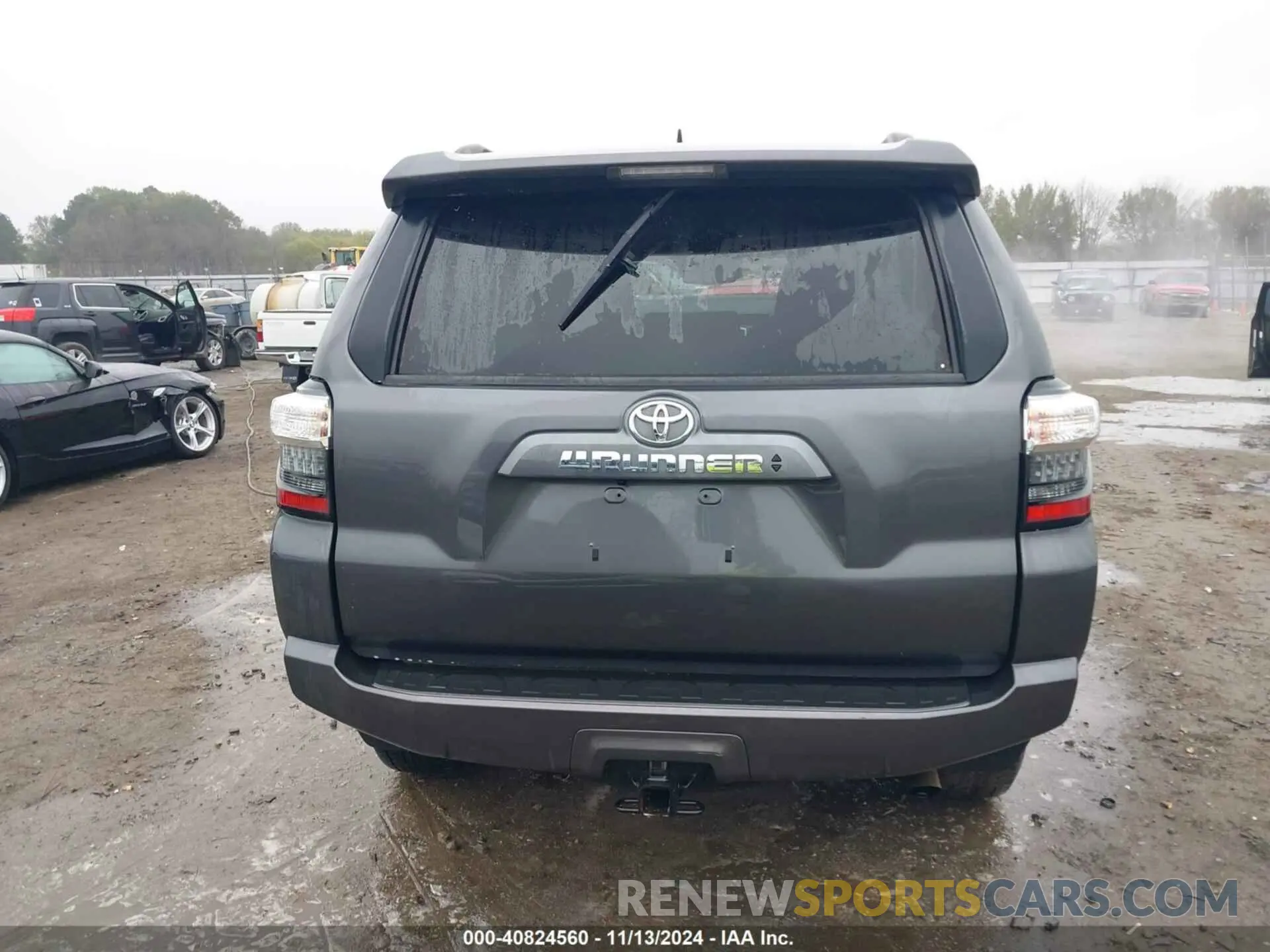 15 Photograph of a damaged car JTEMU5JR5N6063739 TOYOTA 4RUNNER 2022