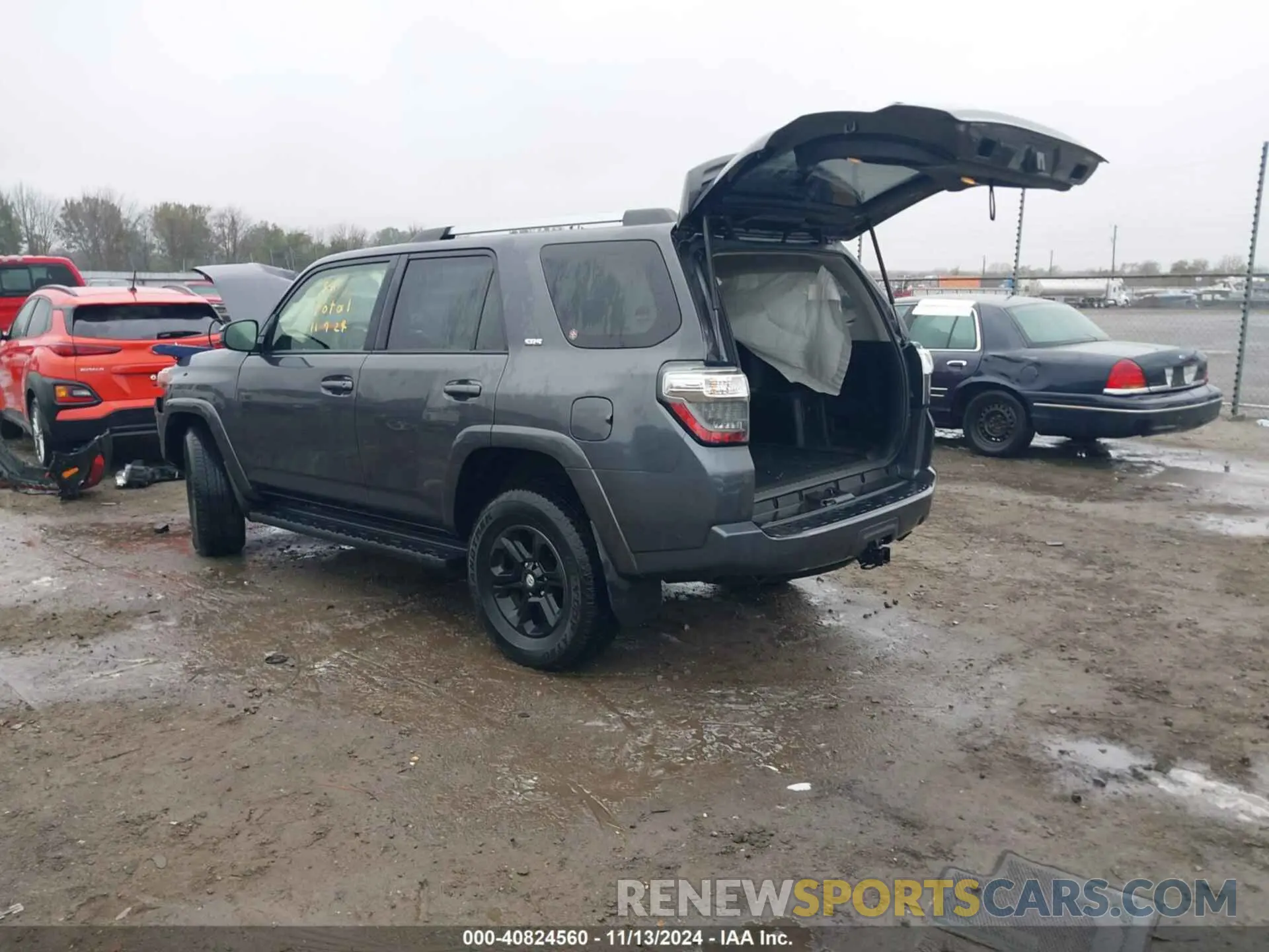 3 Photograph of a damaged car JTEMU5JR5N6063739 TOYOTA 4RUNNER 2022