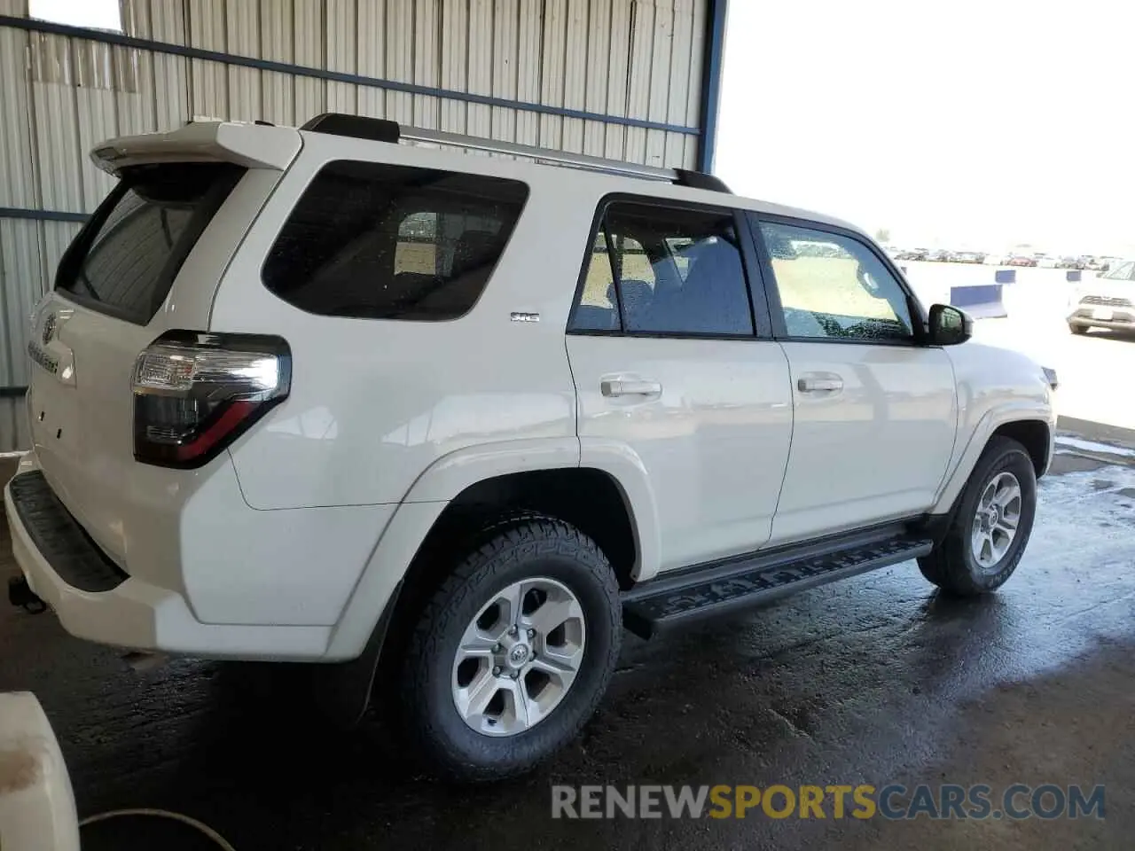 3 Photograph of a damaged car JTEMU5JR7N6001436 TOYOTA 4RUNNER 2022