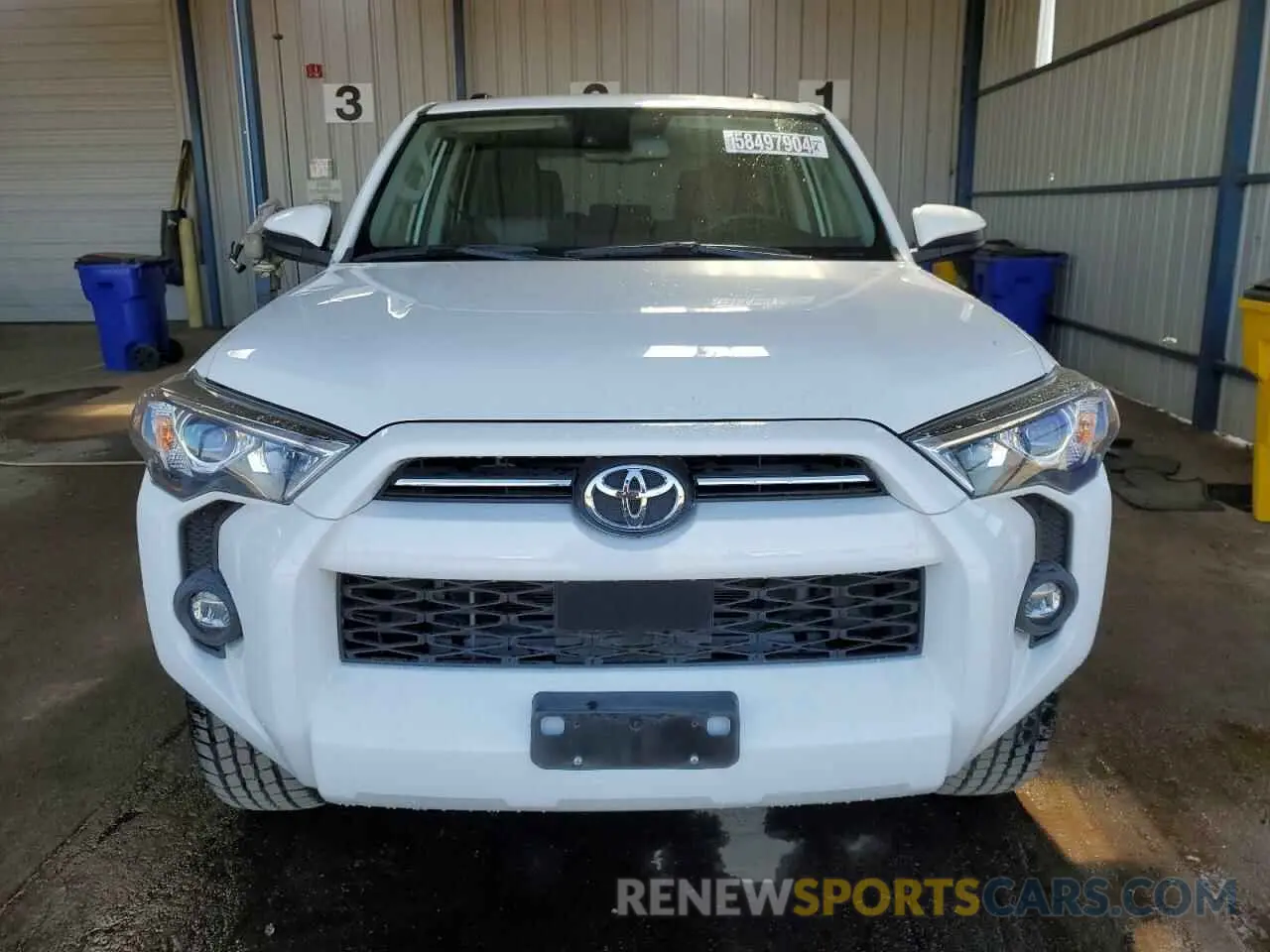 5 Photograph of a damaged car JTEMU5JR7N6001436 TOYOTA 4RUNNER 2022