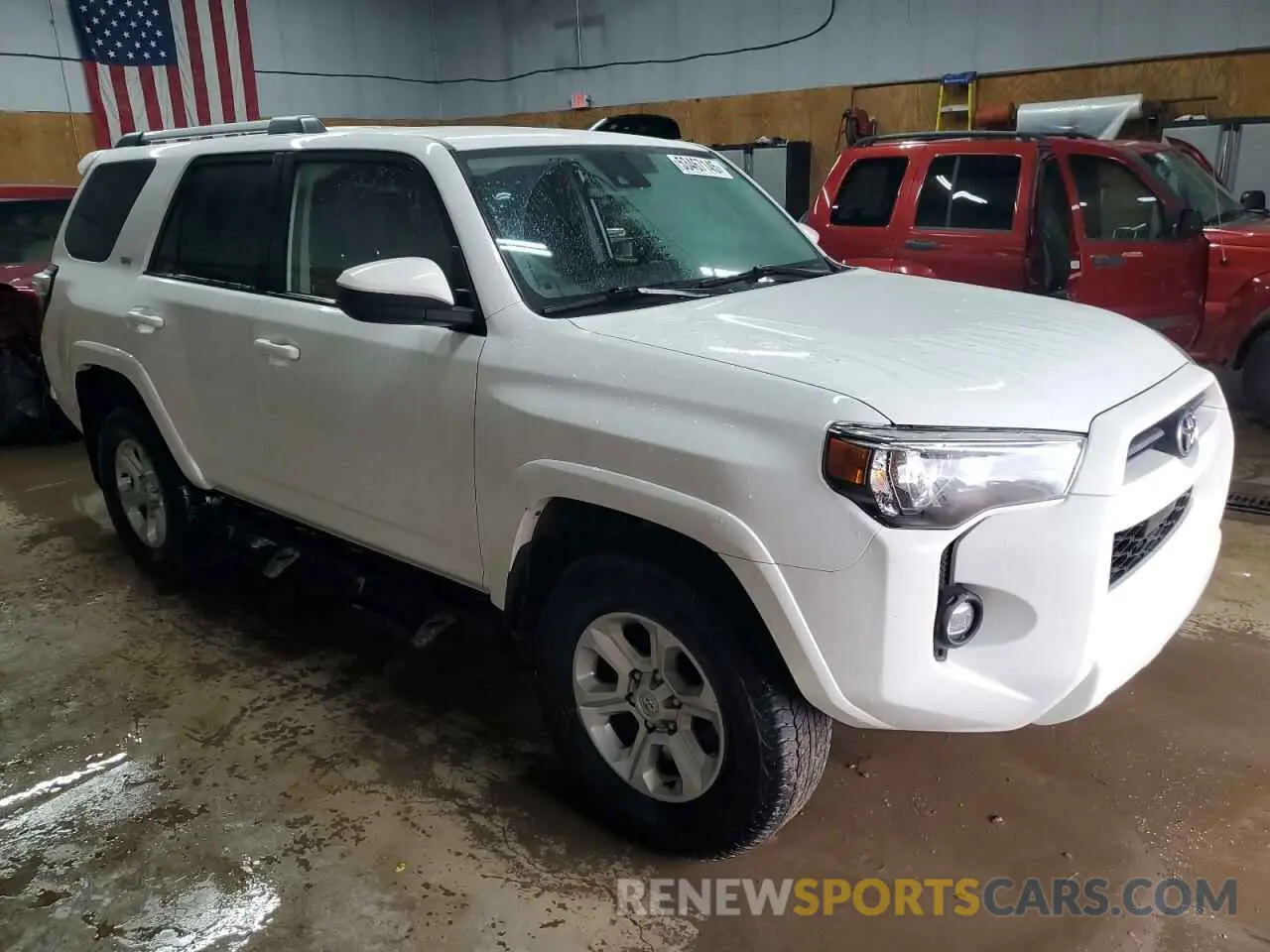 4 Photograph of a damaged car JTEMU5JR7N6041838 TOYOTA 4RUNNER 2022