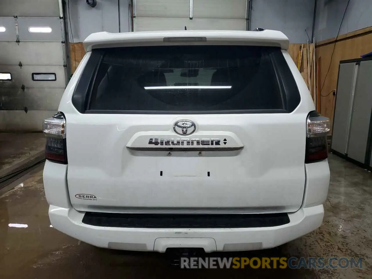 6 Photograph of a damaged car JTEMU5JR7N6041838 TOYOTA 4RUNNER 2022