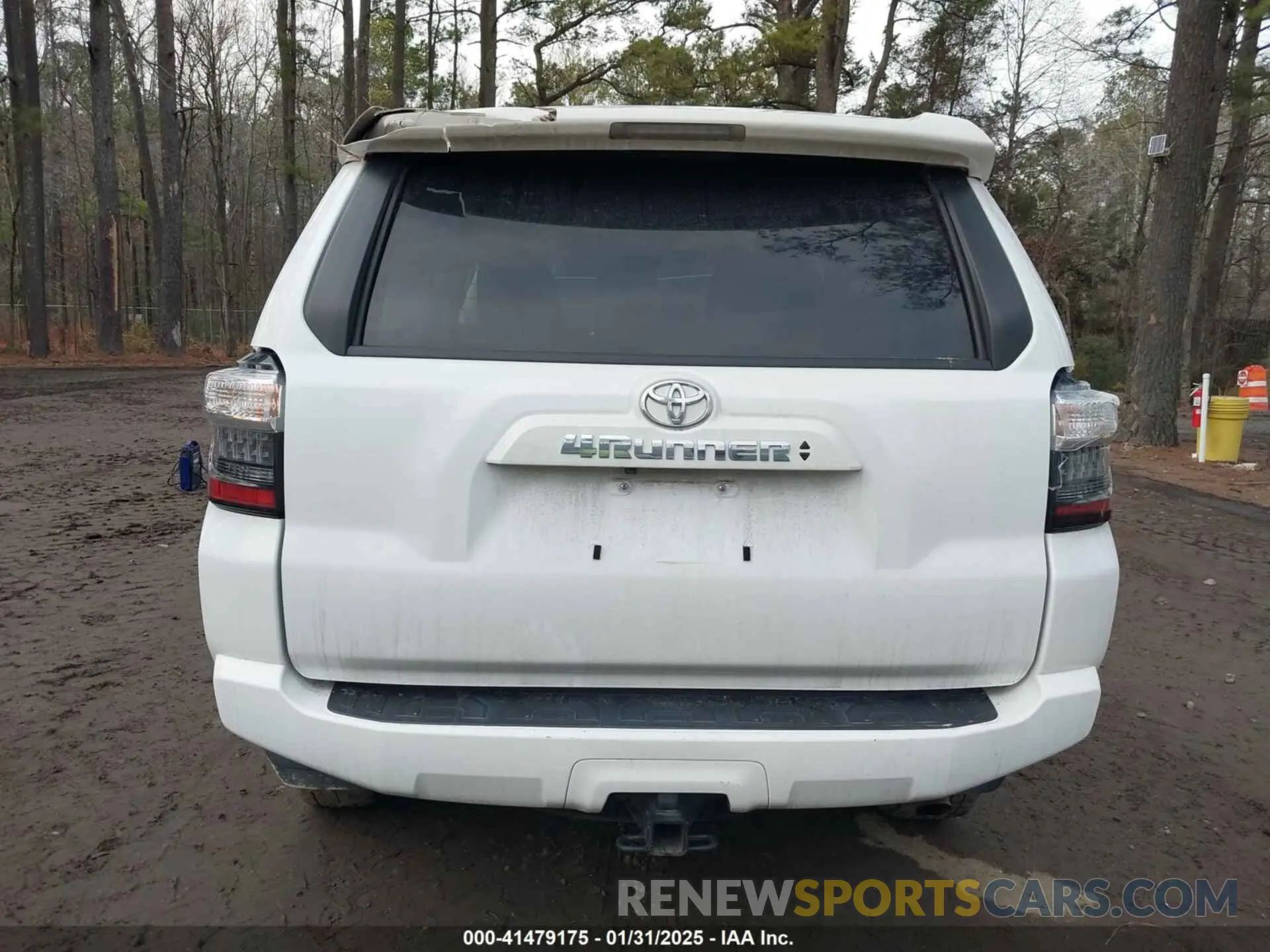 16 Photograph of a damaged car JTEMU5JR7N6063175 TOYOTA 4RUNNER 2022