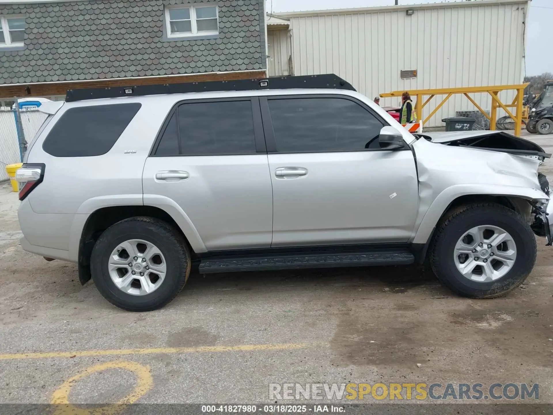 12 Photograph of a damaged car JTEMU5JR8N6019024 TOYOTA 4RUNNER 2022