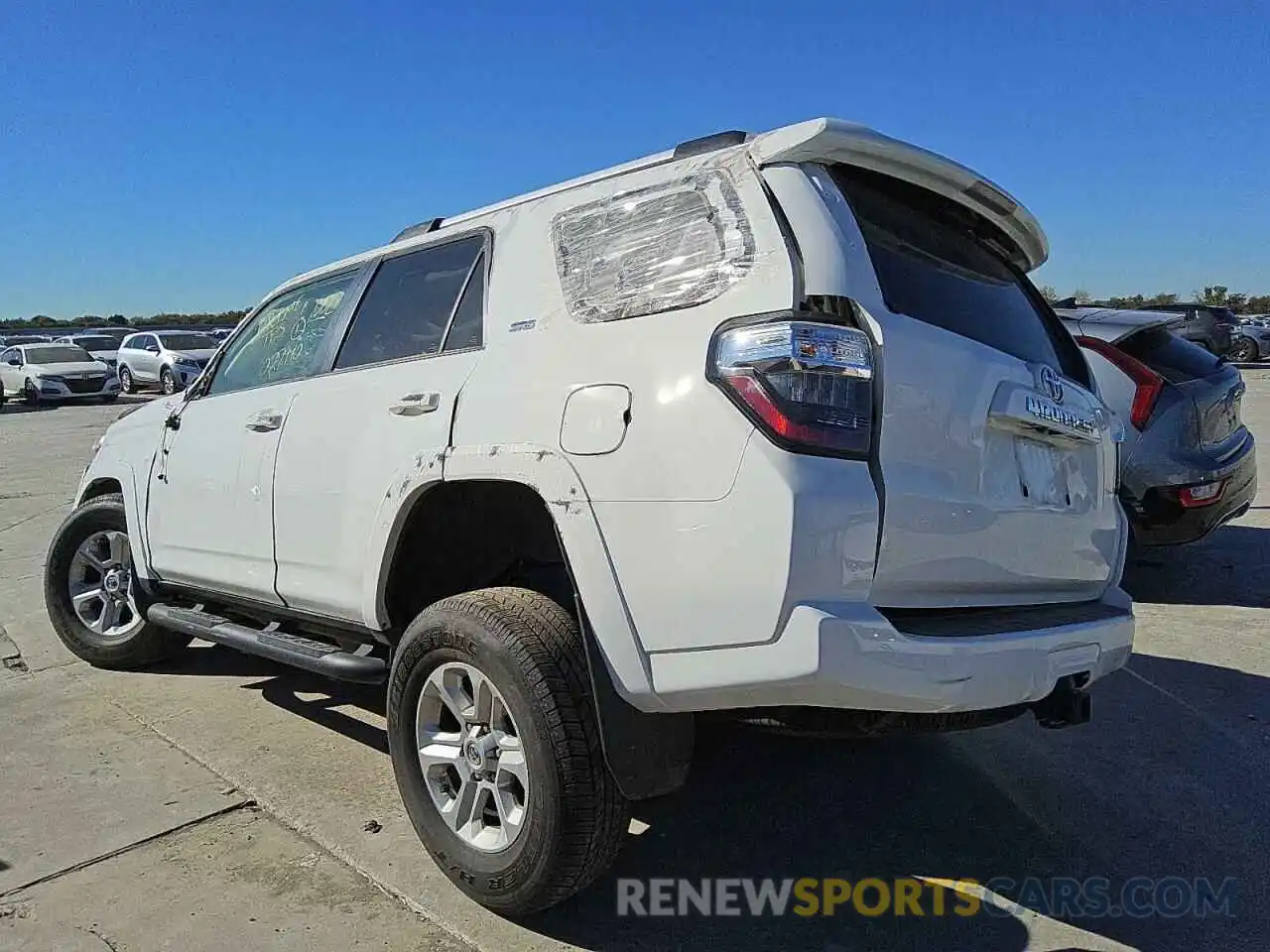 2 Photograph of a damaged car JTEMU5JR9N6027990 TOYOTA 4RUNNER 2022