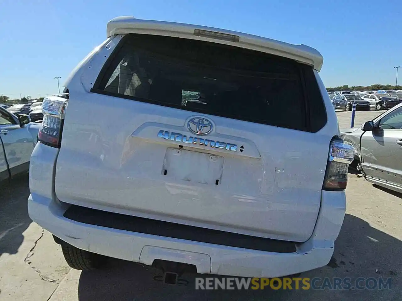 6 Photograph of a damaged car JTEMU5JR9N6027990 TOYOTA 4RUNNER 2022