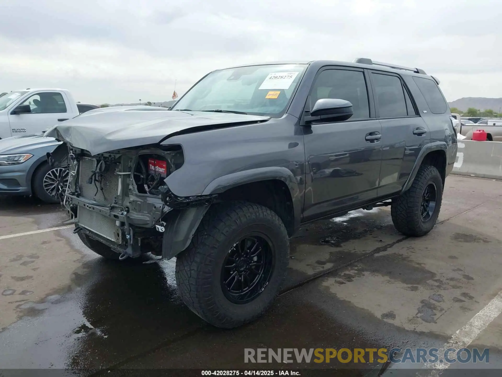 2 Photograph of a damaged car JTEMU5JR9N6069284 TOYOTA 4RUNNER 2022