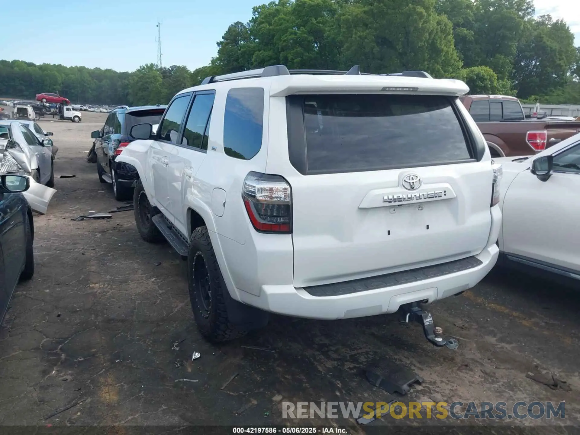 3 Photograph of a damaged car JTEMU5JRXN6034091 TOYOTA 4RUNNER 2022