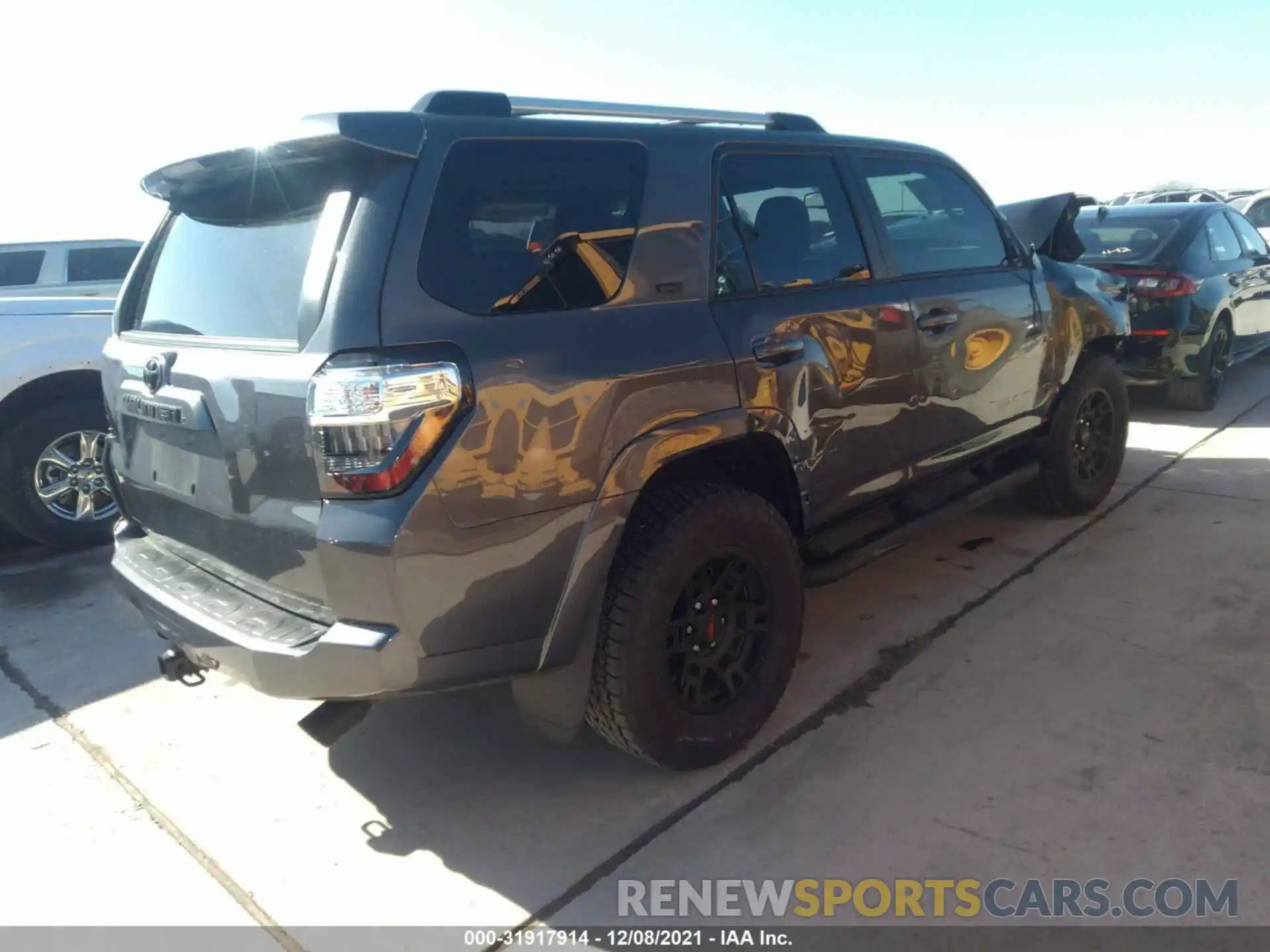 4 Photograph of a damaged car JTENU5JR0N5982297 TOYOTA 4RUNNER 2022