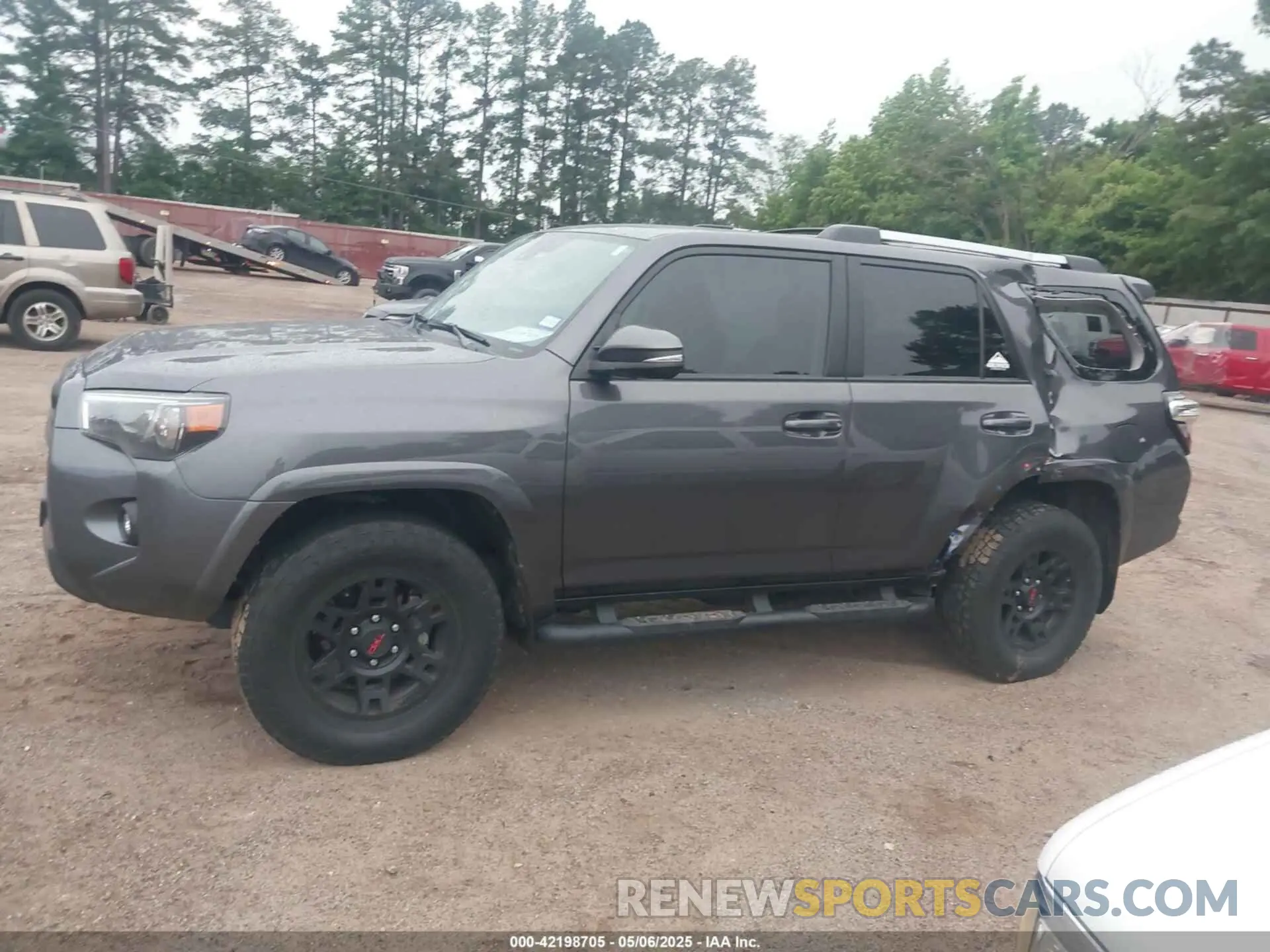 14 Photograph of a damaged car JTENU5JR0N5983420 TOYOTA 4RUNNER 2022