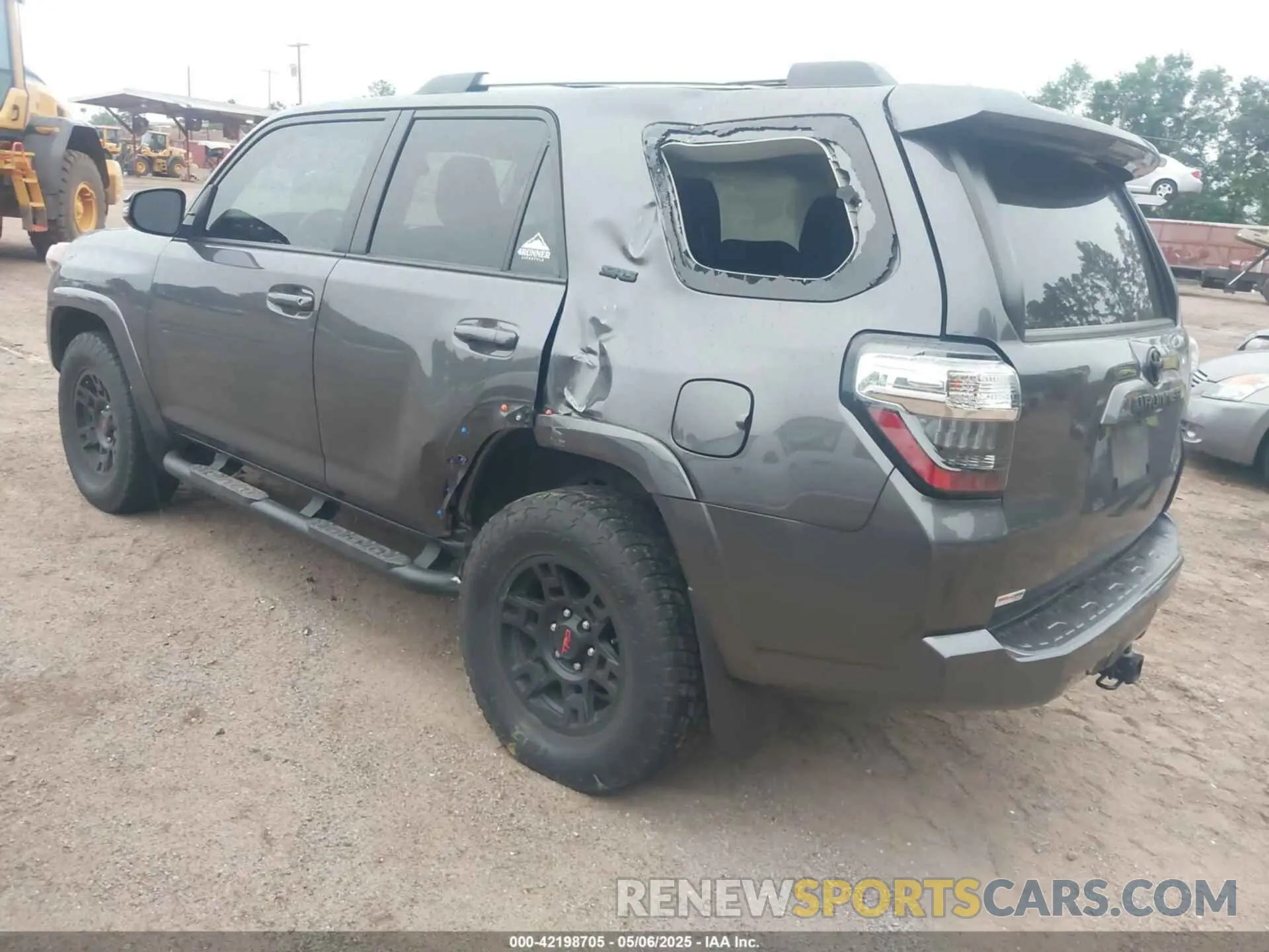 3 Photograph of a damaged car JTENU5JR0N5983420 TOYOTA 4RUNNER 2022