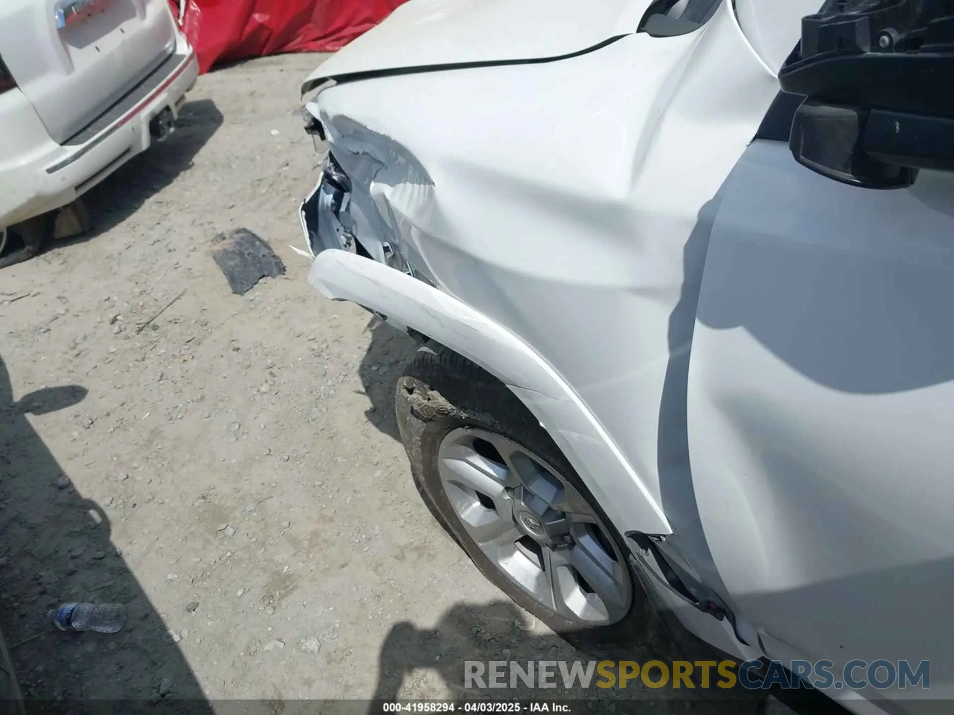 6 Photograph of a damaged car JTENU5JR0N6062017 TOYOTA 4RUNNER 2022