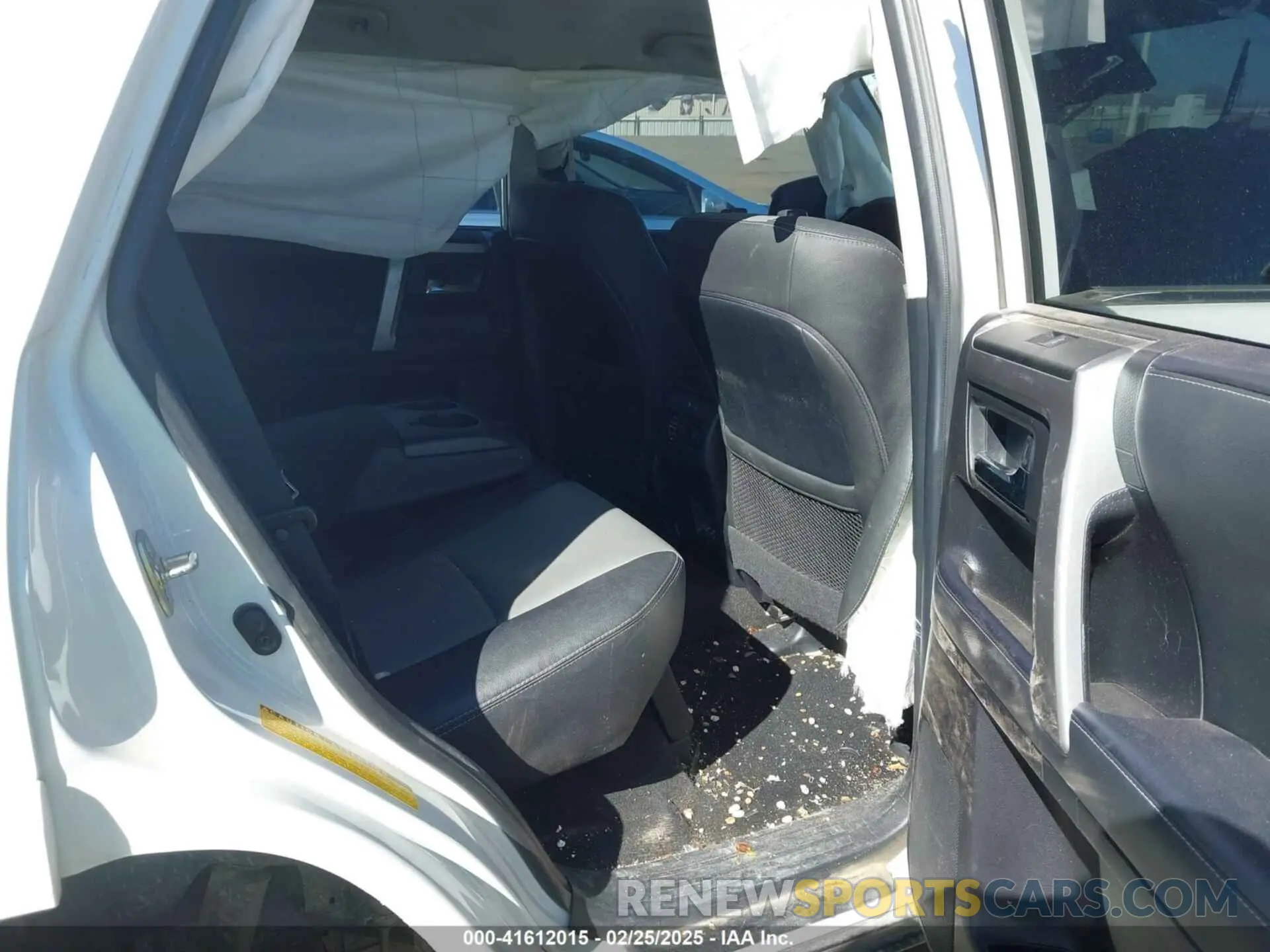 8 Photograph of a damaged car JTENU5JR1N5990635 TOYOTA 4RUNNER 2022