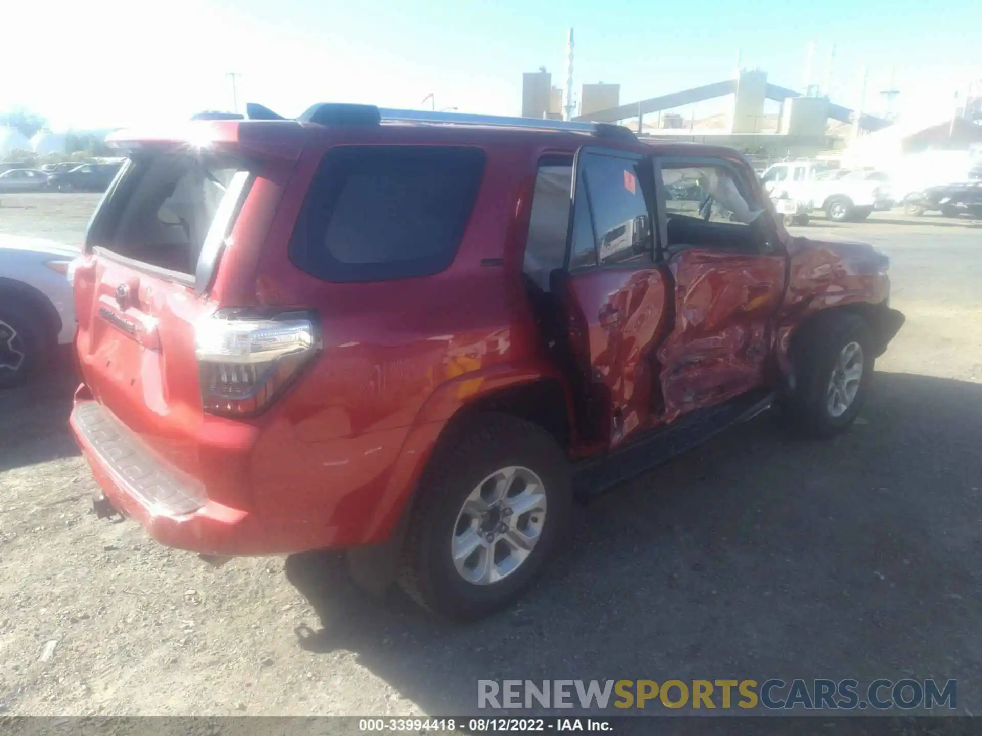 4 Photograph of a damaged car JTENU5JR1N6039264 TOYOTA 4RUNNER 2022