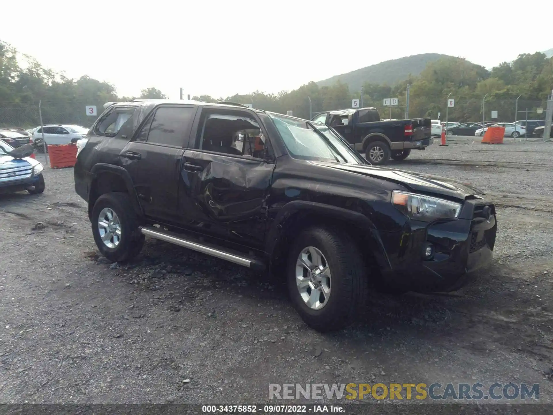 1 Photograph of a damaged car JTENU5JR2N6038317 TOYOTA 4RUNNER 2022