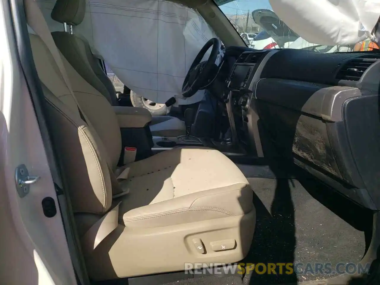 5 Photograph of a damaged car JTENU5JR3N6031408 TOYOTA 4RUNNER 2022