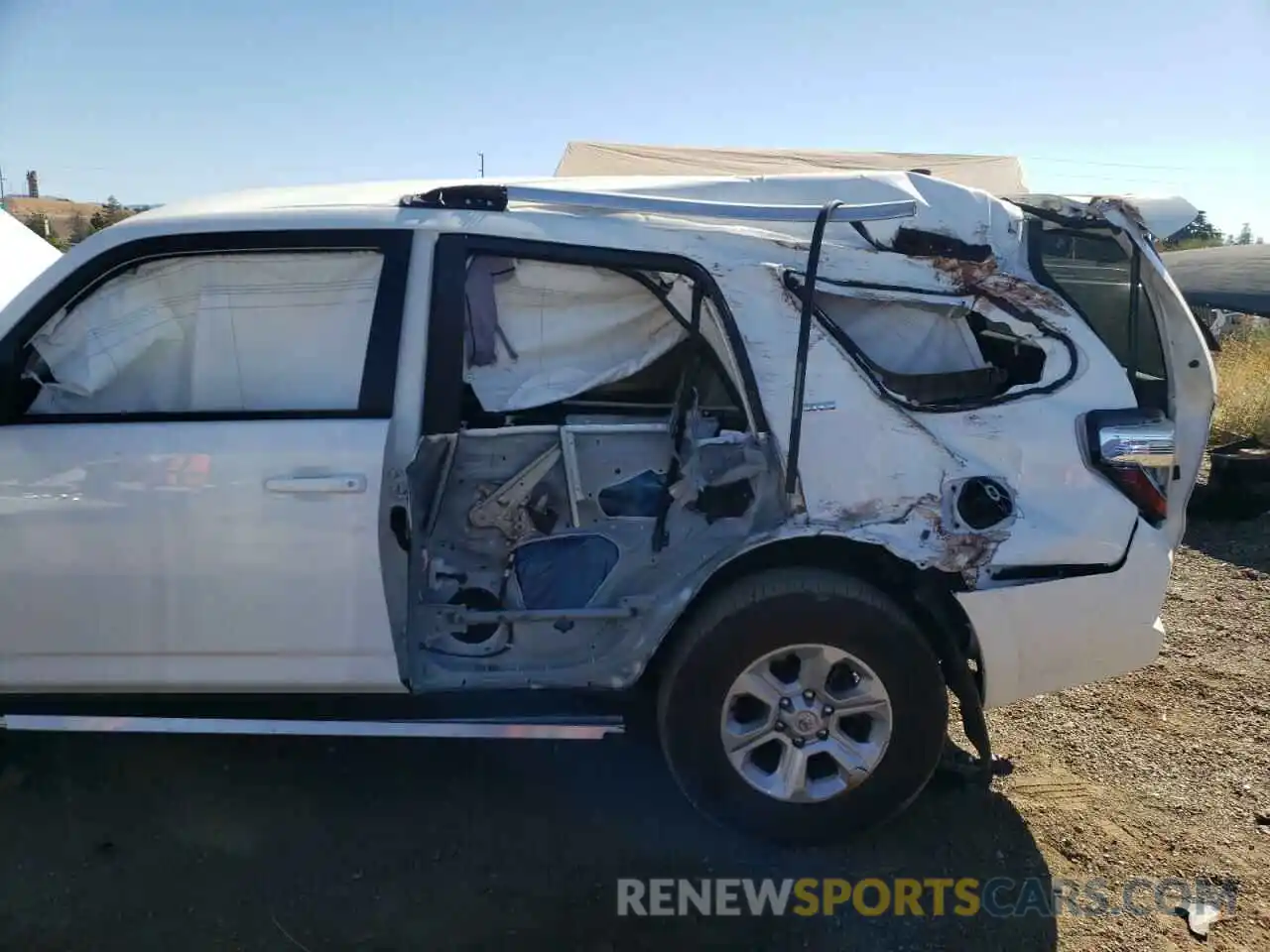 9 Photograph of a damaged car JTENU5JR3N6031408 TOYOTA 4RUNNER 2022