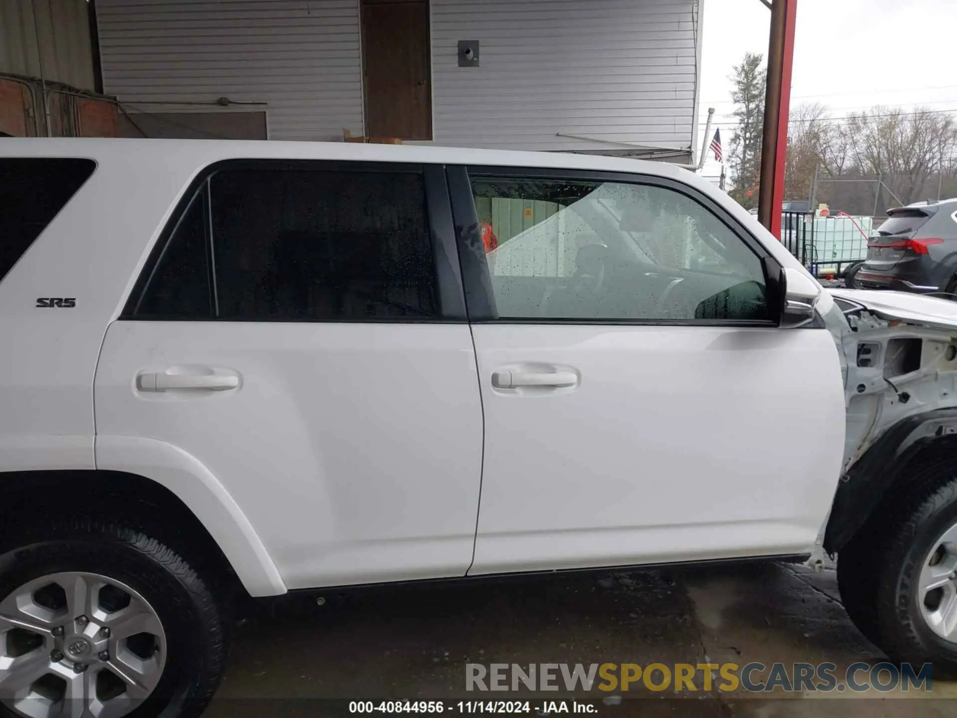 14 Photograph of a damaged car JTENU5JR3N6043140 TOYOTA 4RUNNER 2022