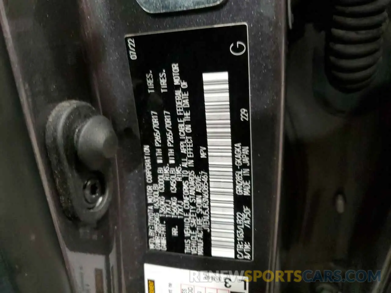 13 Photograph of a damaged car JTENU5JR3N6085467 TOYOTA 4RUNNER 2022