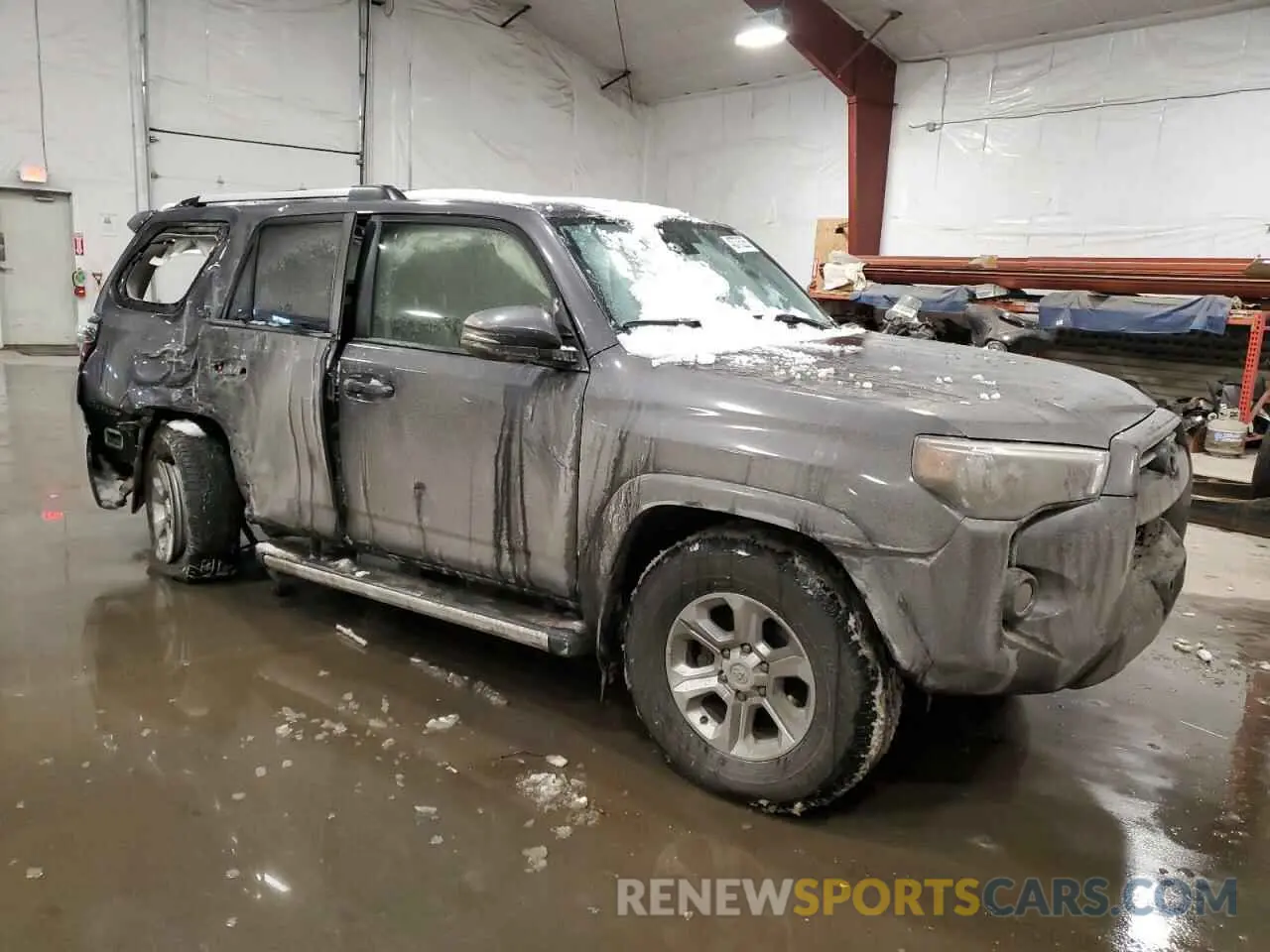 4 Photograph of a damaged car JTENU5JR3N6085467 TOYOTA 4RUNNER 2022