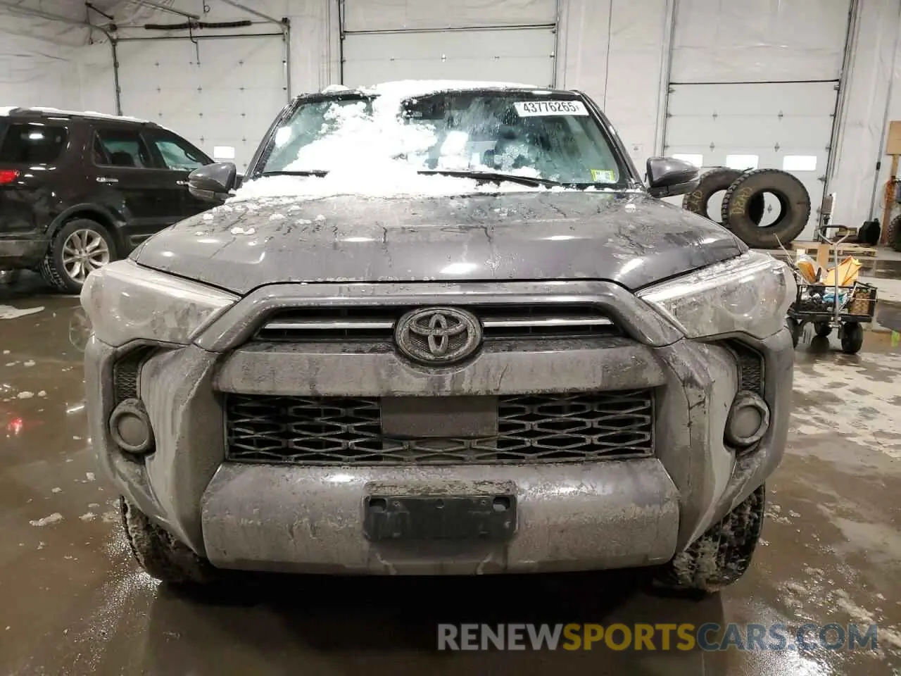 5 Photograph of a damaged car JTENU5JR3N6085467 TOYOTA 4RUNNER 2022