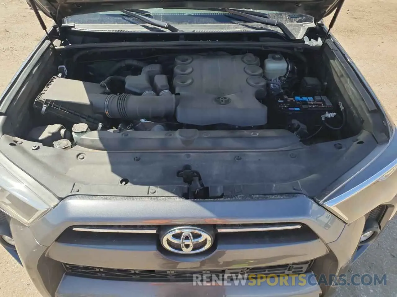 12 Photograph of a damaged car JTENU5JR4N5985462 TOYOTA 4RUNNER 2022