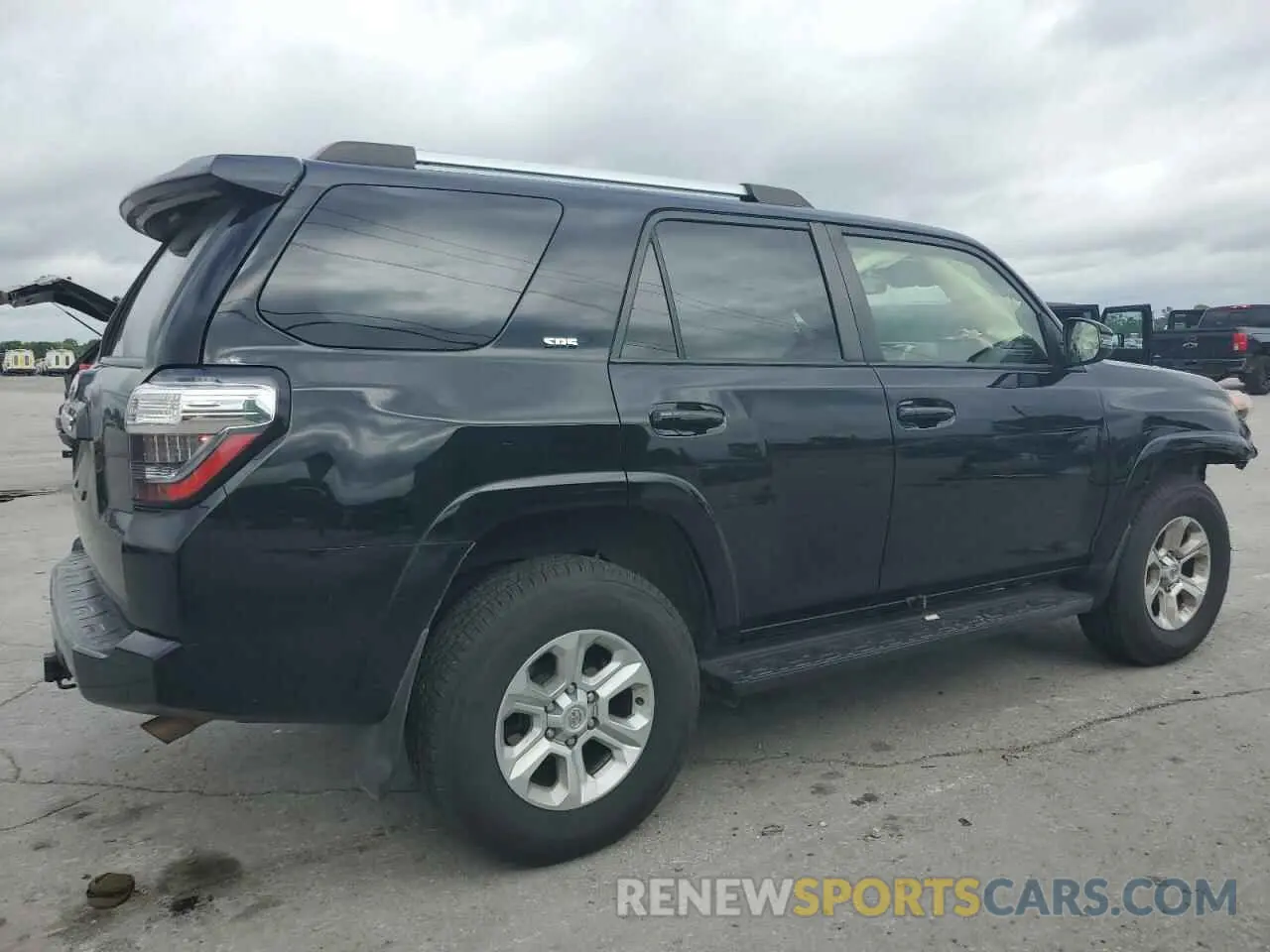 3 Photograph of a damaged car JTENU5JR4N5995179 TOYOTA 4RUNNER 2022