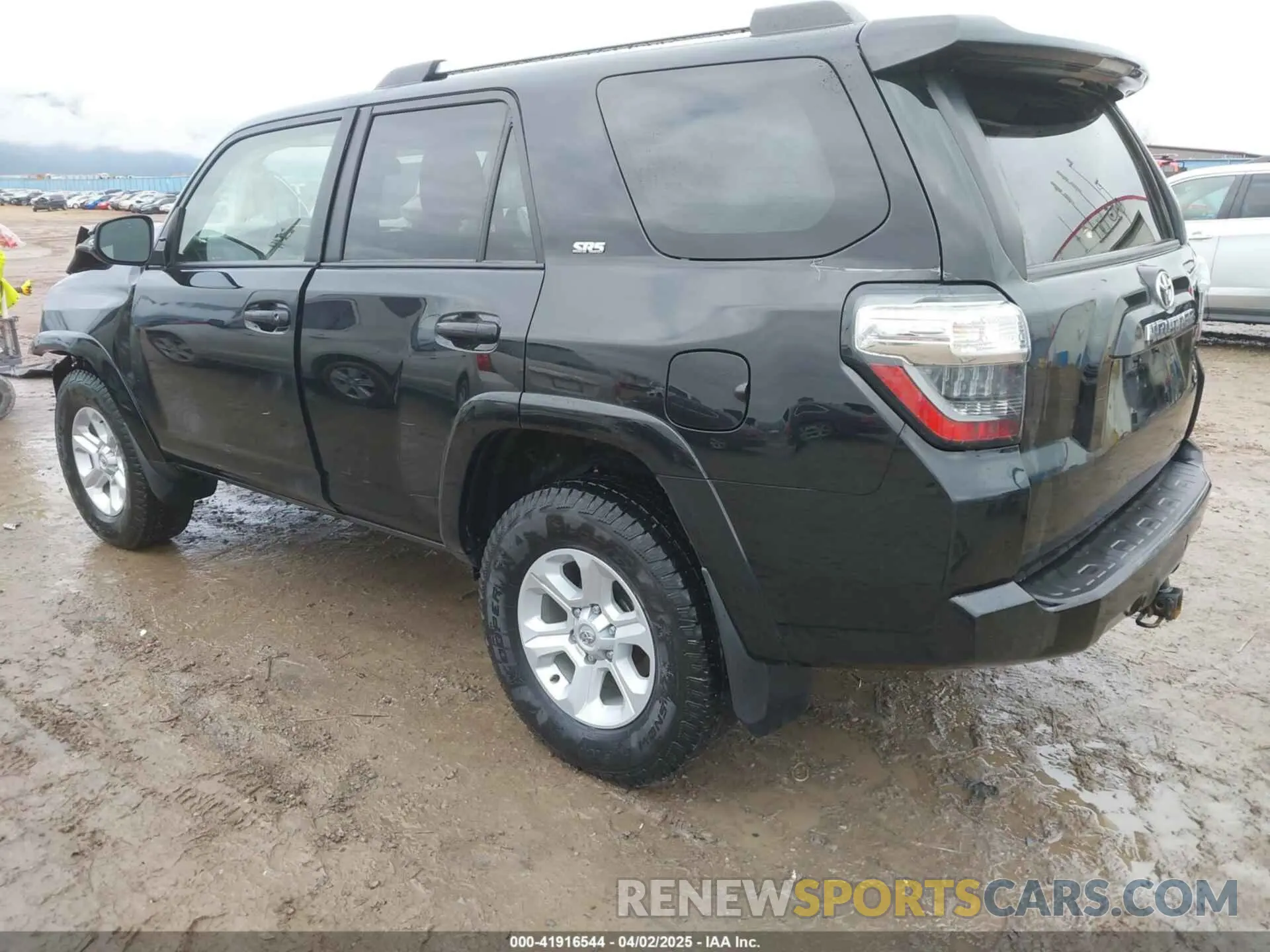 3 Photograph of a damaged car JTENU5JR5N6023987 TOYOTA 4RUNNER 2022
