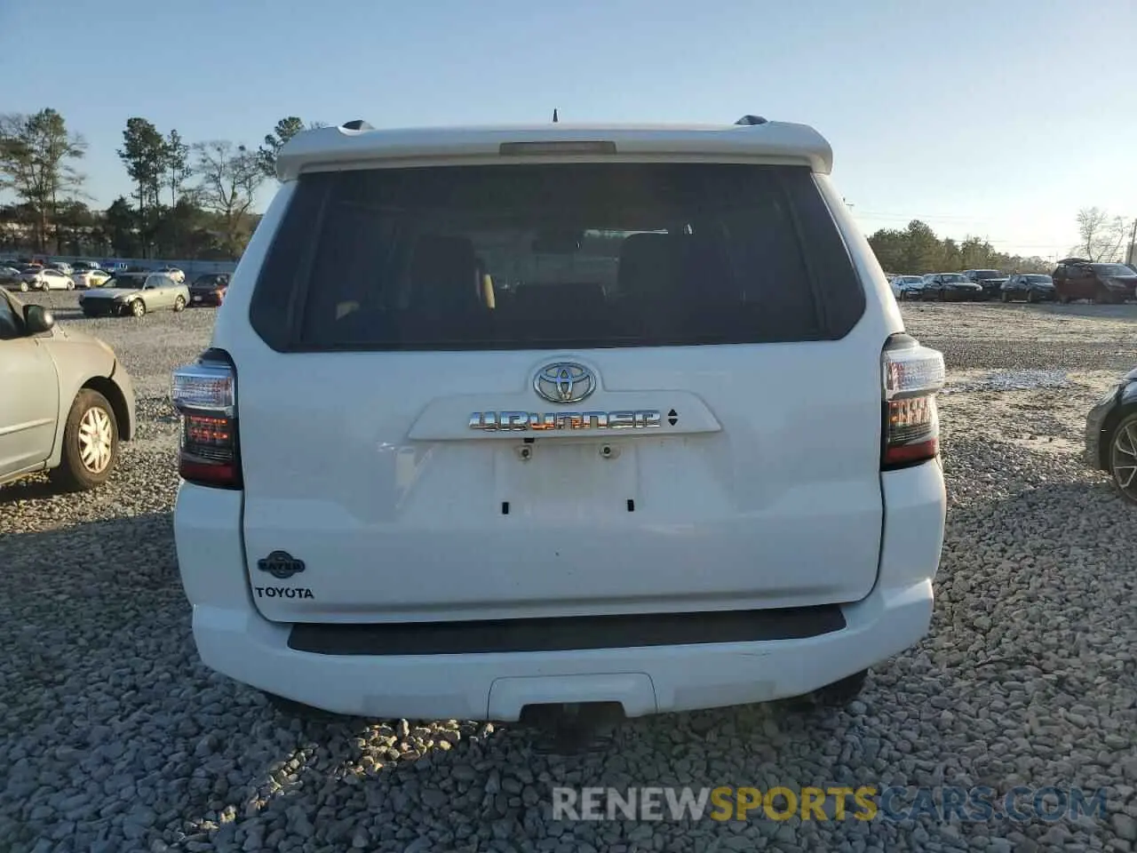 6 Photograph of a damaged car JTENU5JR6N6029037 TOYOTA 4RUNNER 2022