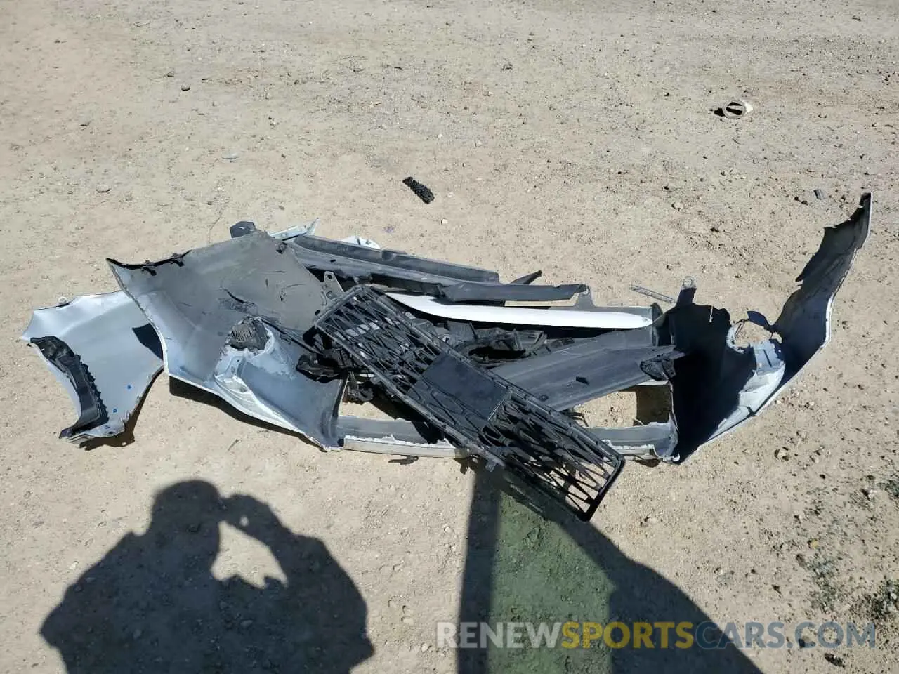13 Photograph of a damaged car JTENU5JR6N6069988 TOYOTA 4RUNNER 2022