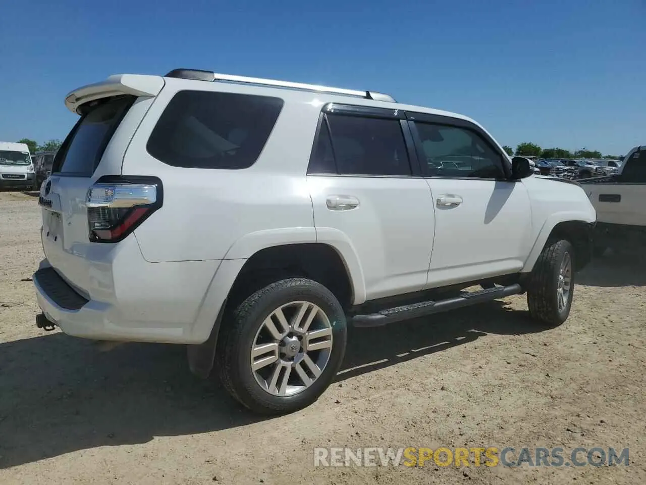 3 Photograph of a damaged car JTENU5JR6N6069988 TOYOTA 4RUNNER 2022