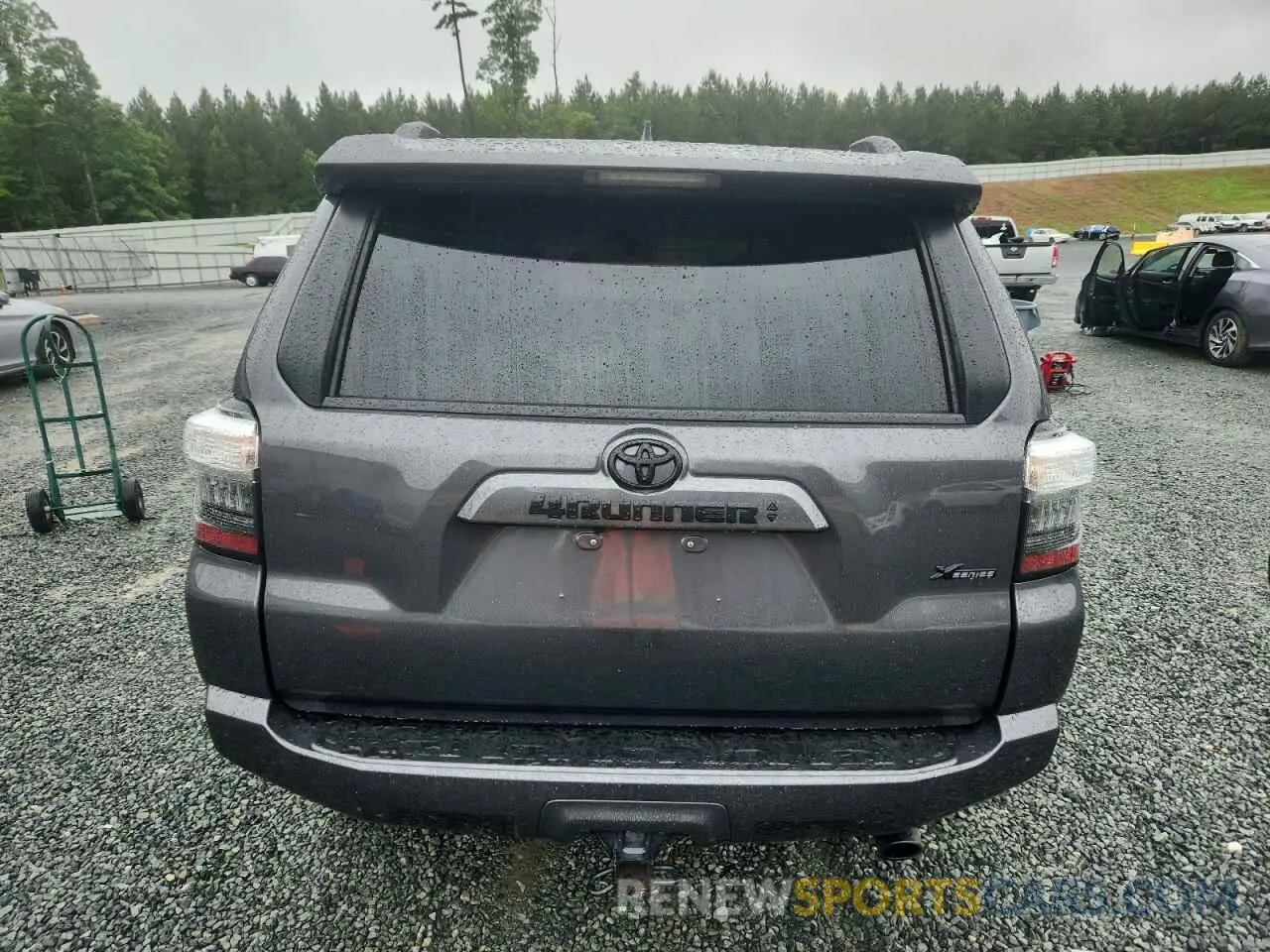 6 Photograph of a damaged car JTENU5JR7N5978506 TOYOTA 4RUNNER 2022