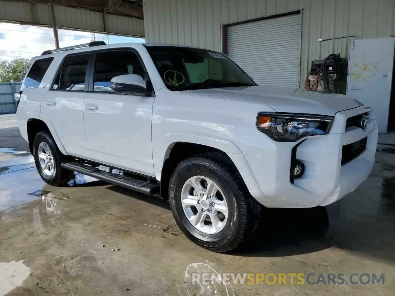 4 Photograph of a damaged car JTENU5JR7N5984855 TOYOTA 4RUNNER 2022