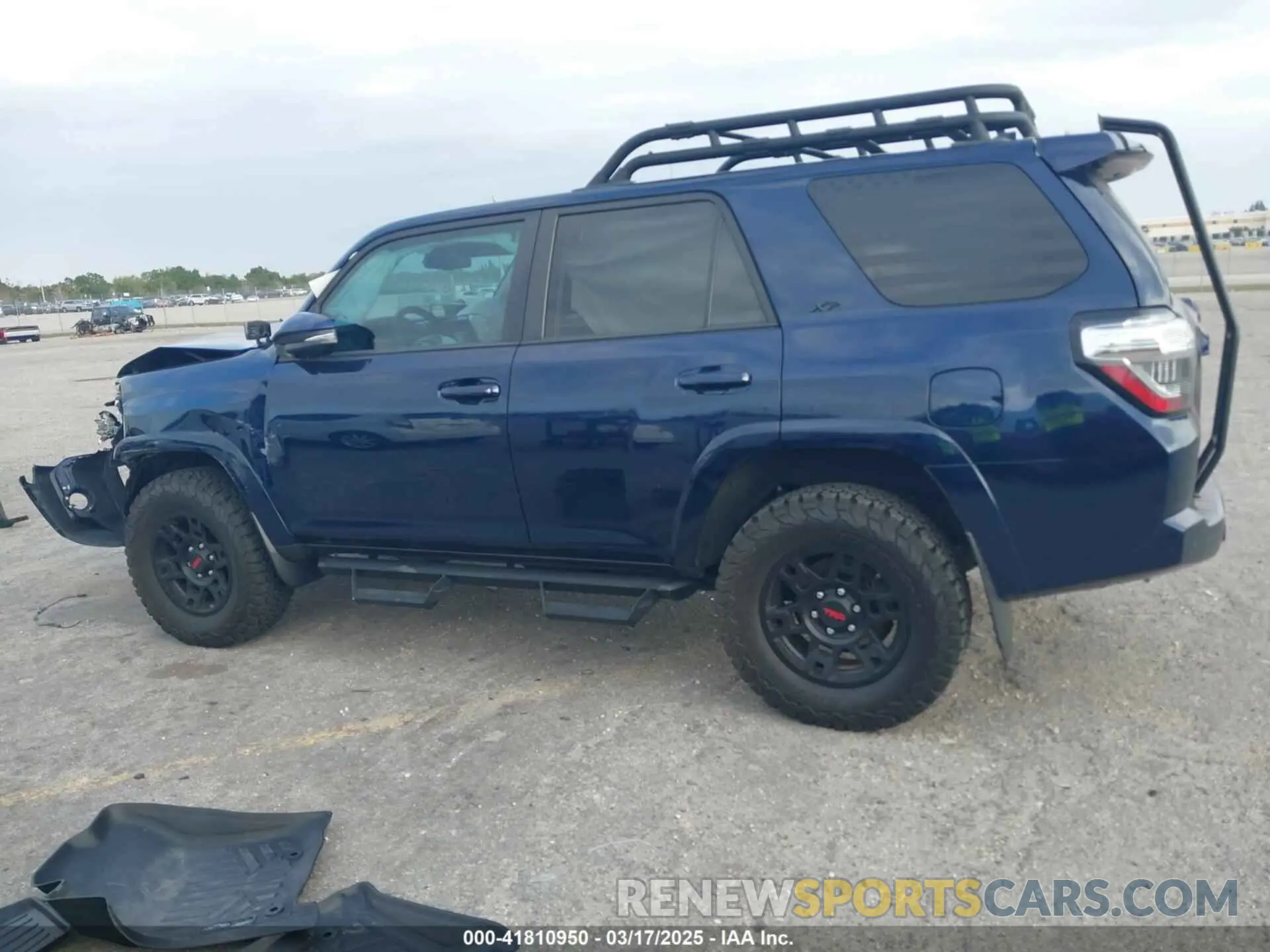 14 Photograph of a damaged car JTENU5JR7N6030990 TOYOTA 4RUNNER 2022