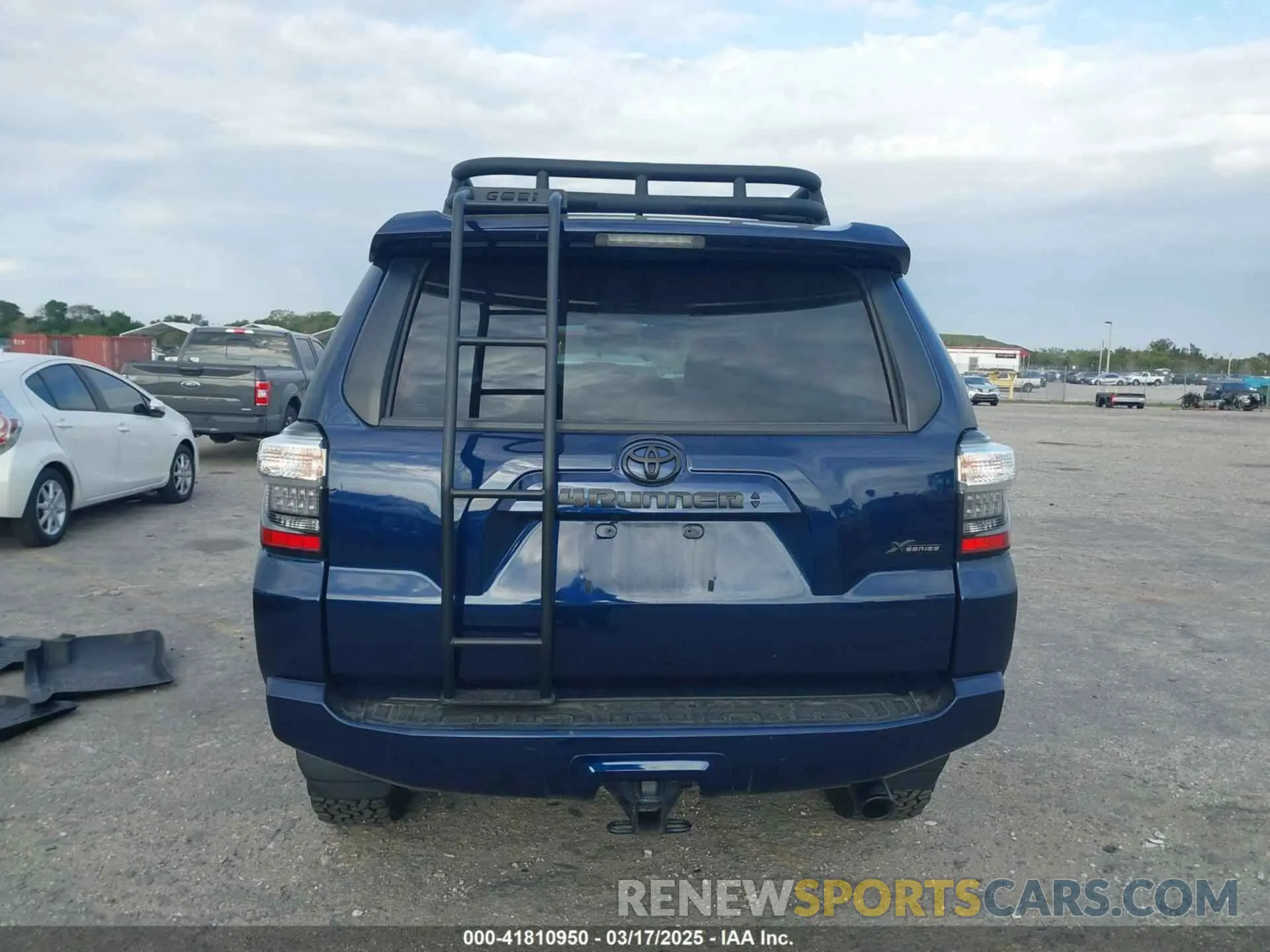 16 Photograph of a damaged car JTENU5JR7N6030990 TOYOTA 4RUNNER 2022